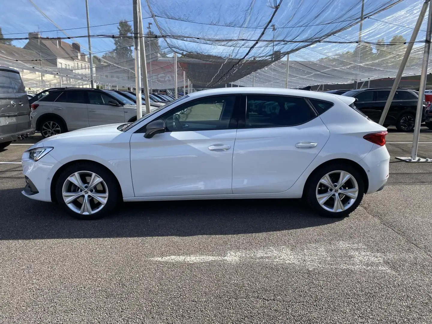 SEAT Leon IV 2.0 TDI 150 FR DSG7 Wit - 2