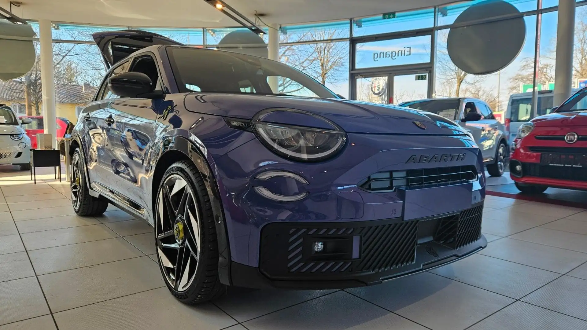 Abarth 600e 207 kW Scorpionissima Burdeos - 2