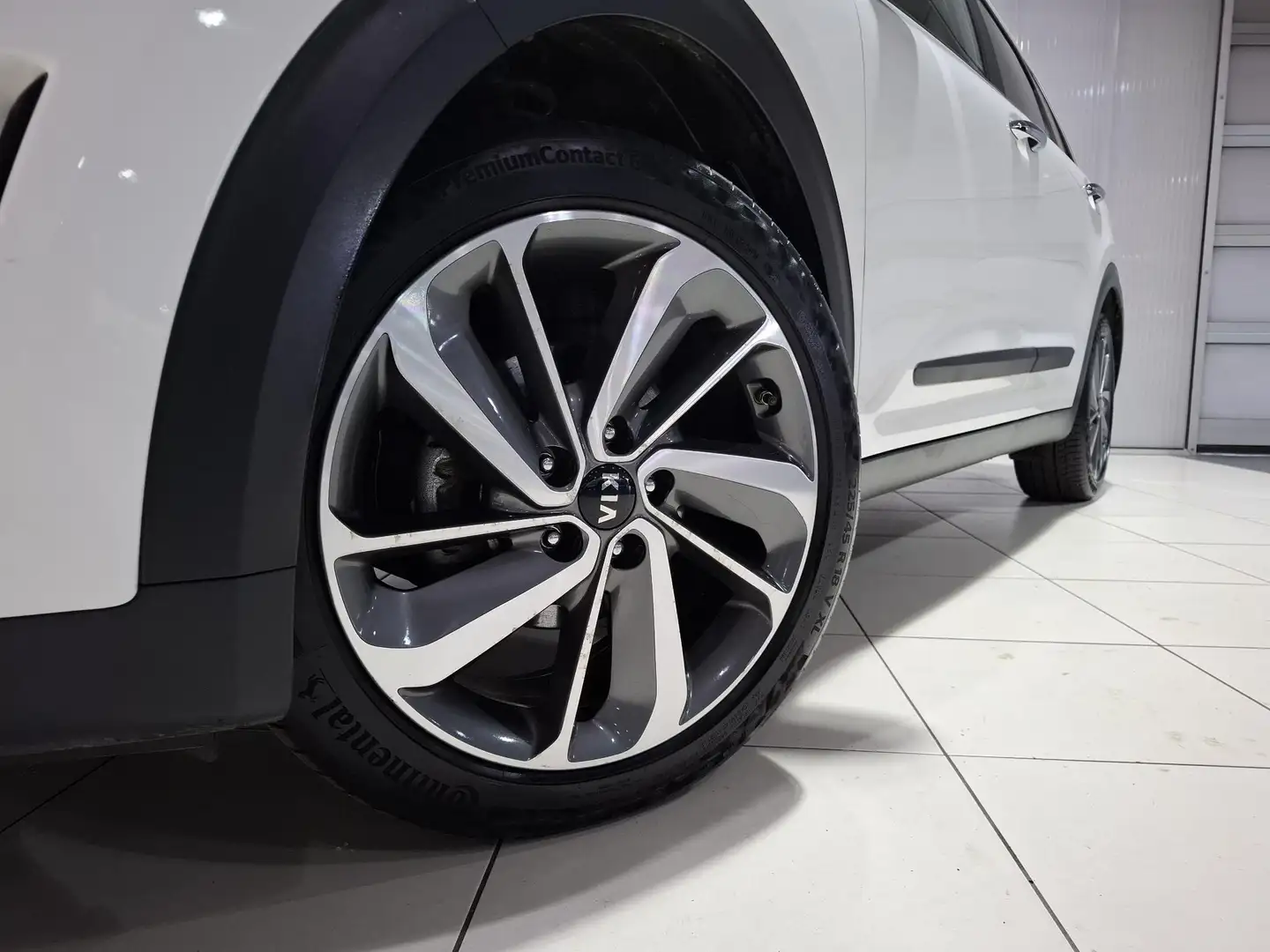 Kia Niro 1.6 GDi Hybrid Design Edition , Stoel en Stuur ver Blanco - 2