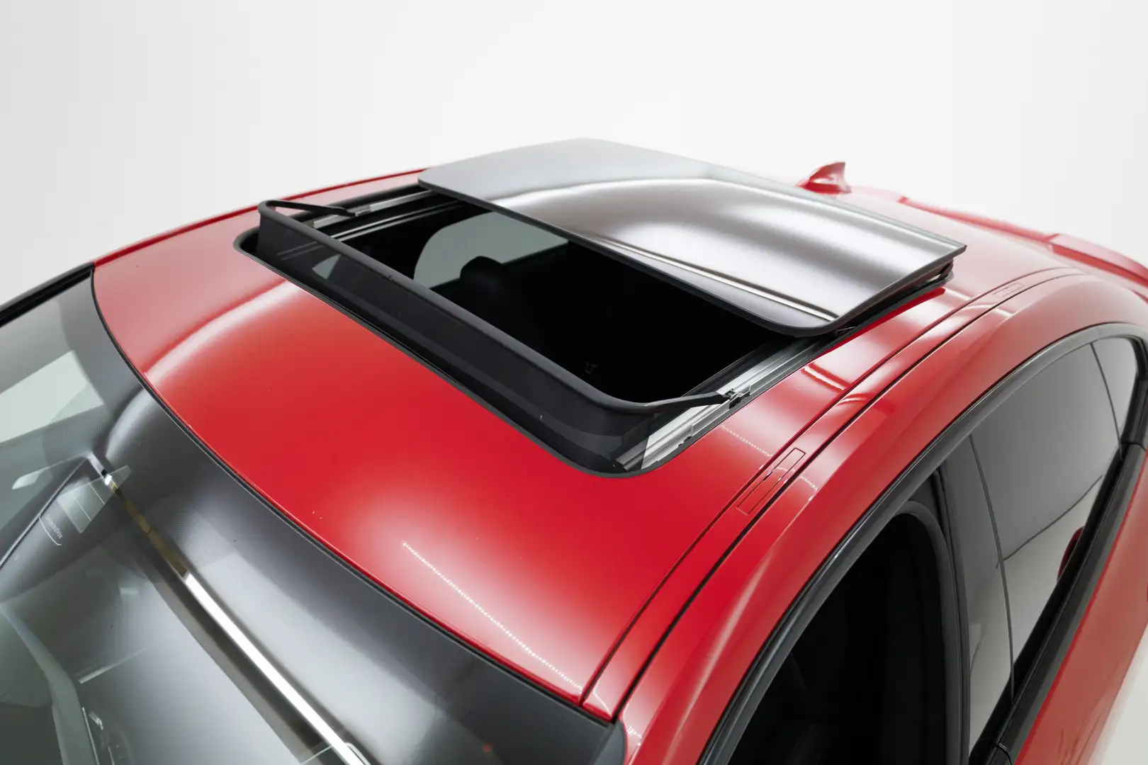 BMW 220 2-serie Gran Coupé 220i M-Sport Plus Bus. Edition Rouge - 2