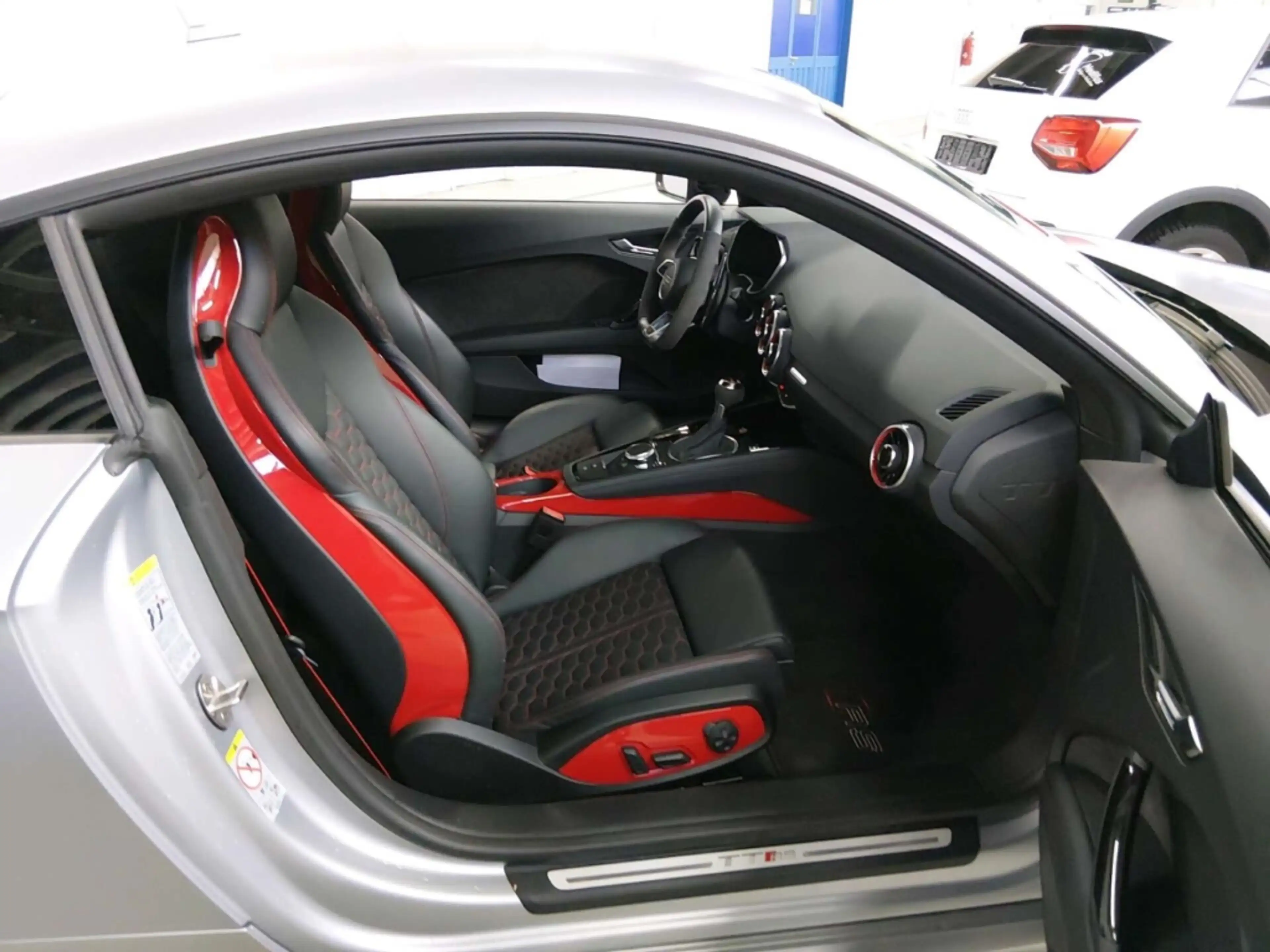 Audi TT RS Coupe TFSI quattro — photo 10