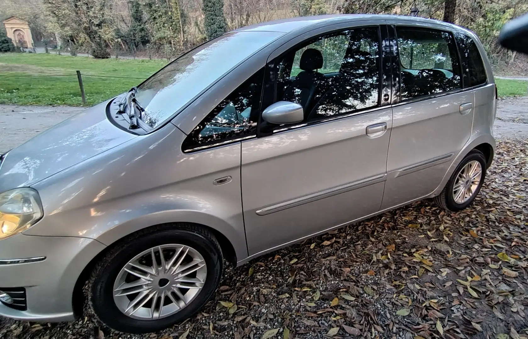 Lancia MUSA 1.4 8v Diva (argento) ecochic Gpl - 2