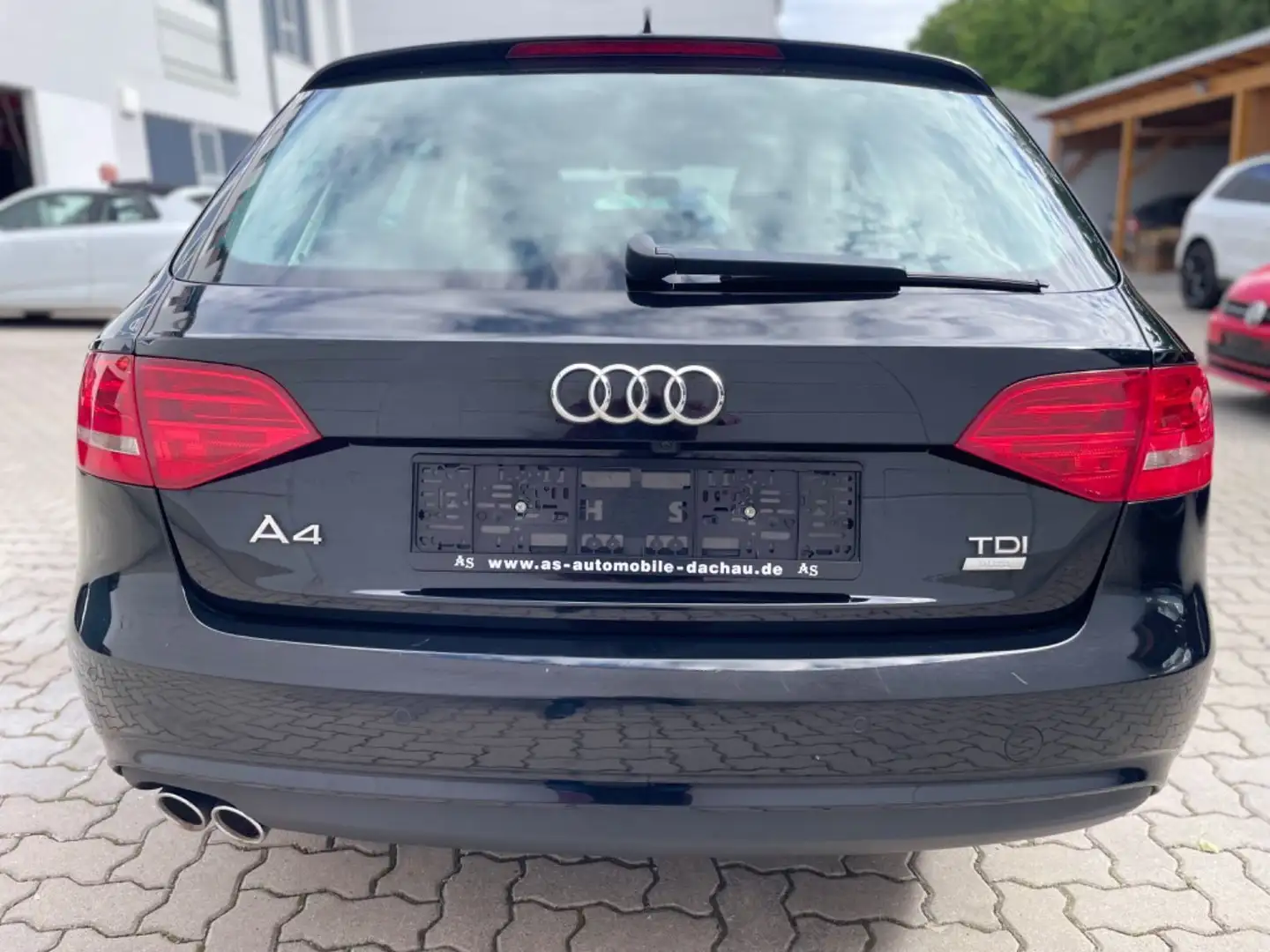 Audi A4 2.0 TDI ultra Attraction Avant EU6 /1.HAND Zwart - 2