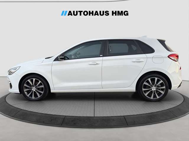 Hyundai i30 YES! Plus Autom. *1.HAND*NAVI*KAMERA*LED*