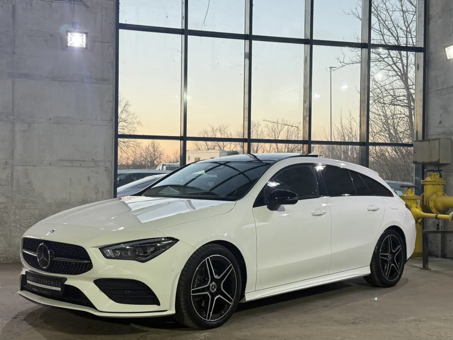 Mercedes-Benz CLA 200 AMG Night Pano Distronic Blanc - 2