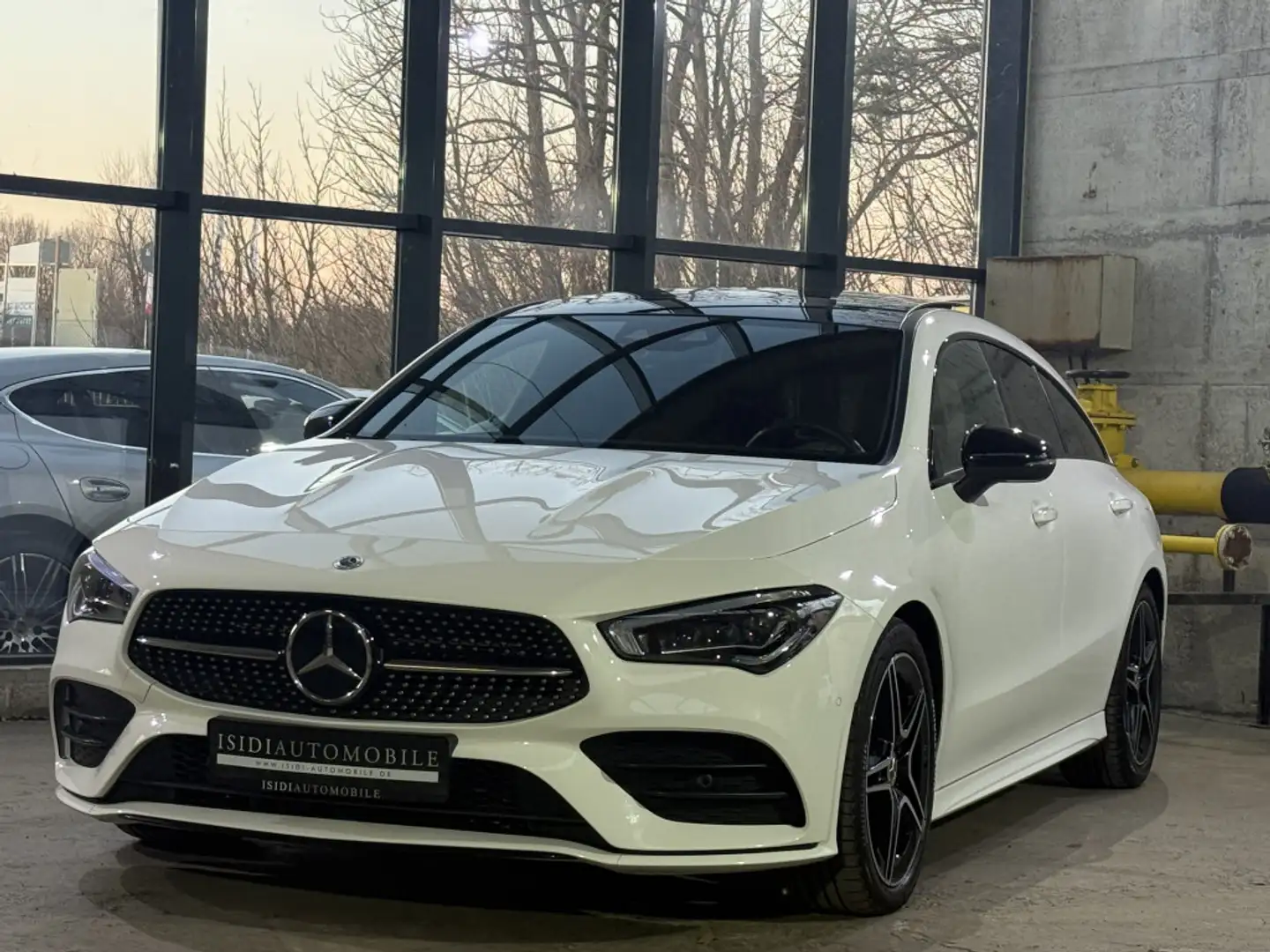 Mercedes-Benz CLA 200 AMG Night Pano Distronic Blanc - 1