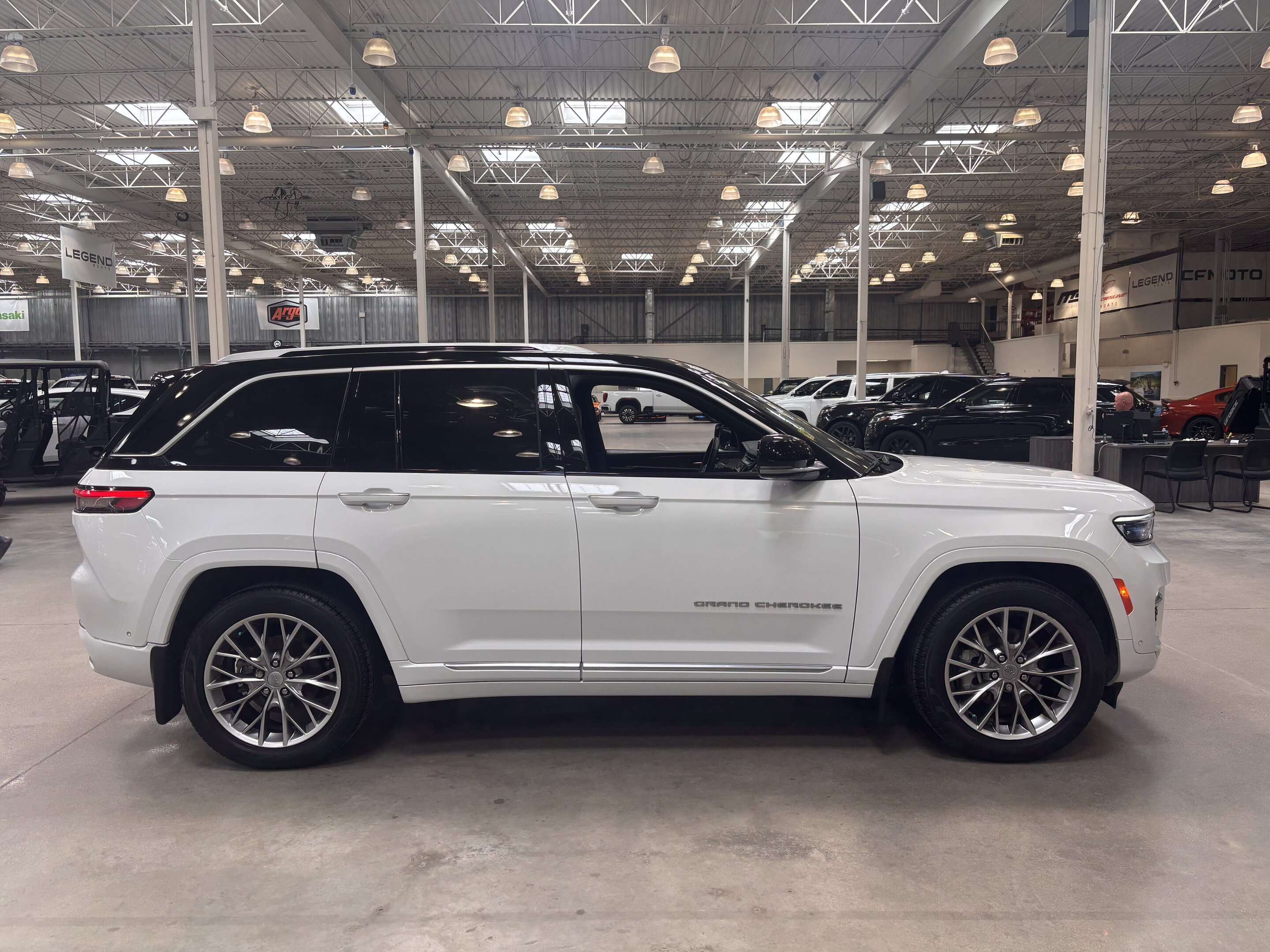 2023 Jeep Grand Cherokee Summit 4X4 | $175/ WEEK | FULLY EQUIPPED | LEATHER — снимка 1