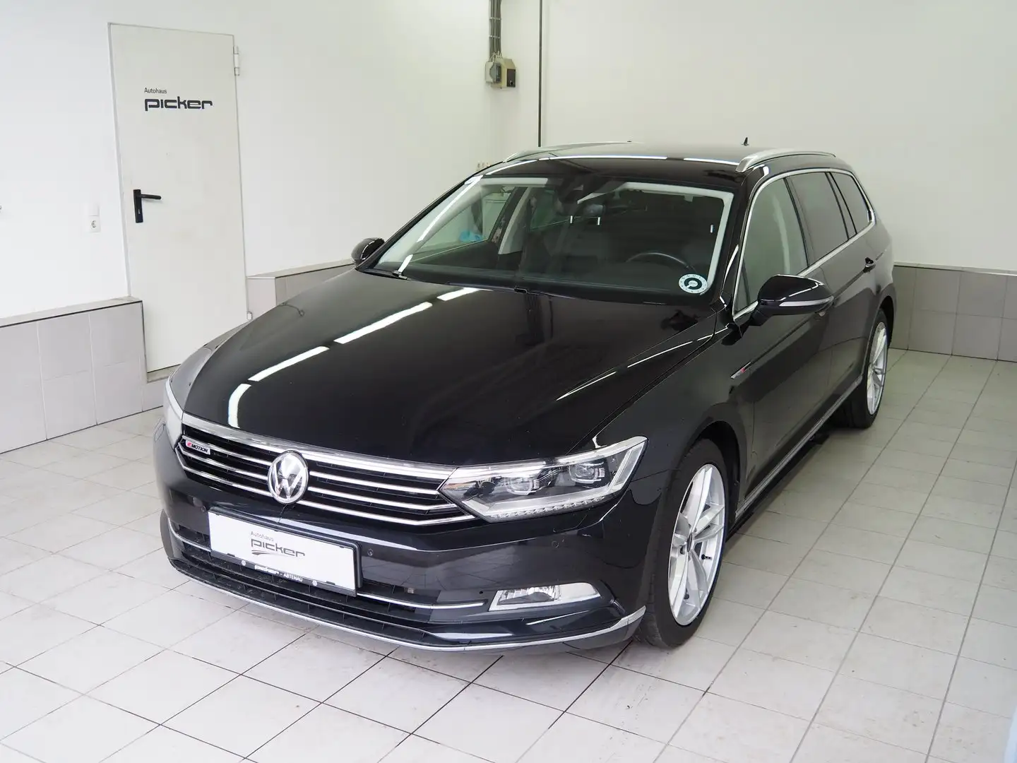 Volkswagen Passat Variant Highline TDI 4MOTION DSG Schwarz - 1