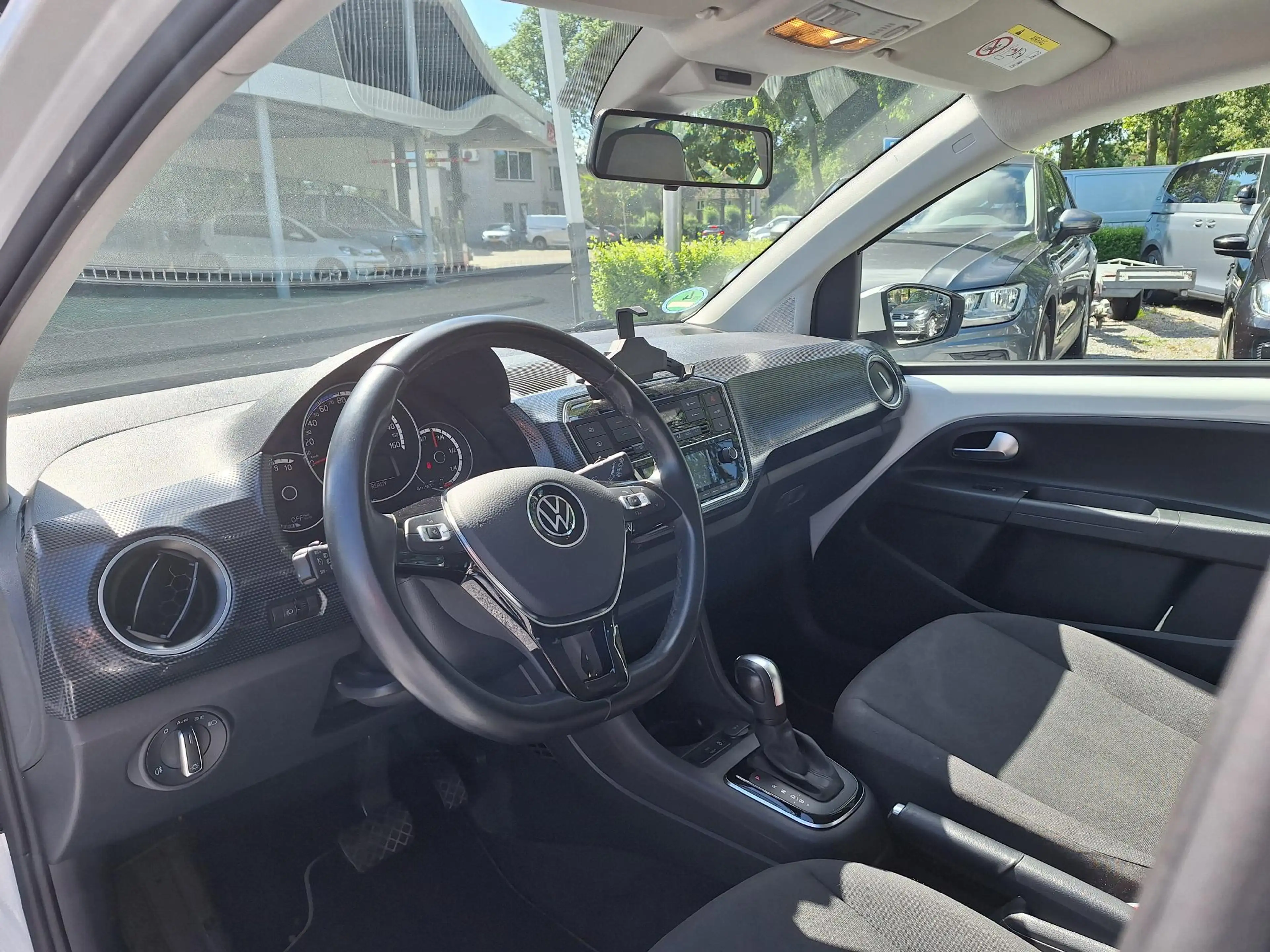 Volkswagen e-up! e-up! United (LM,Camera,Clima,Cruise) — photo 9