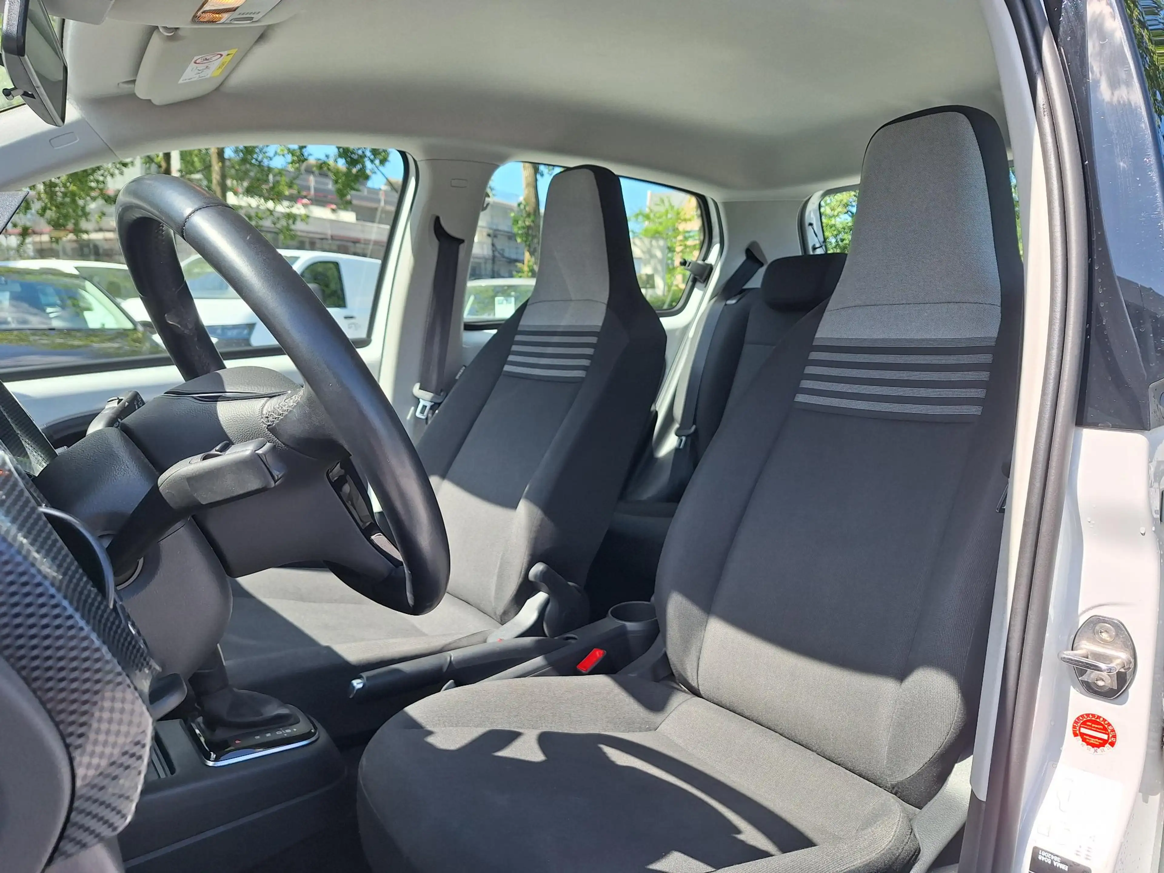 Volkswagen e-up! e-up! United (LM,Camera,Clima,Cruise) — photo 10