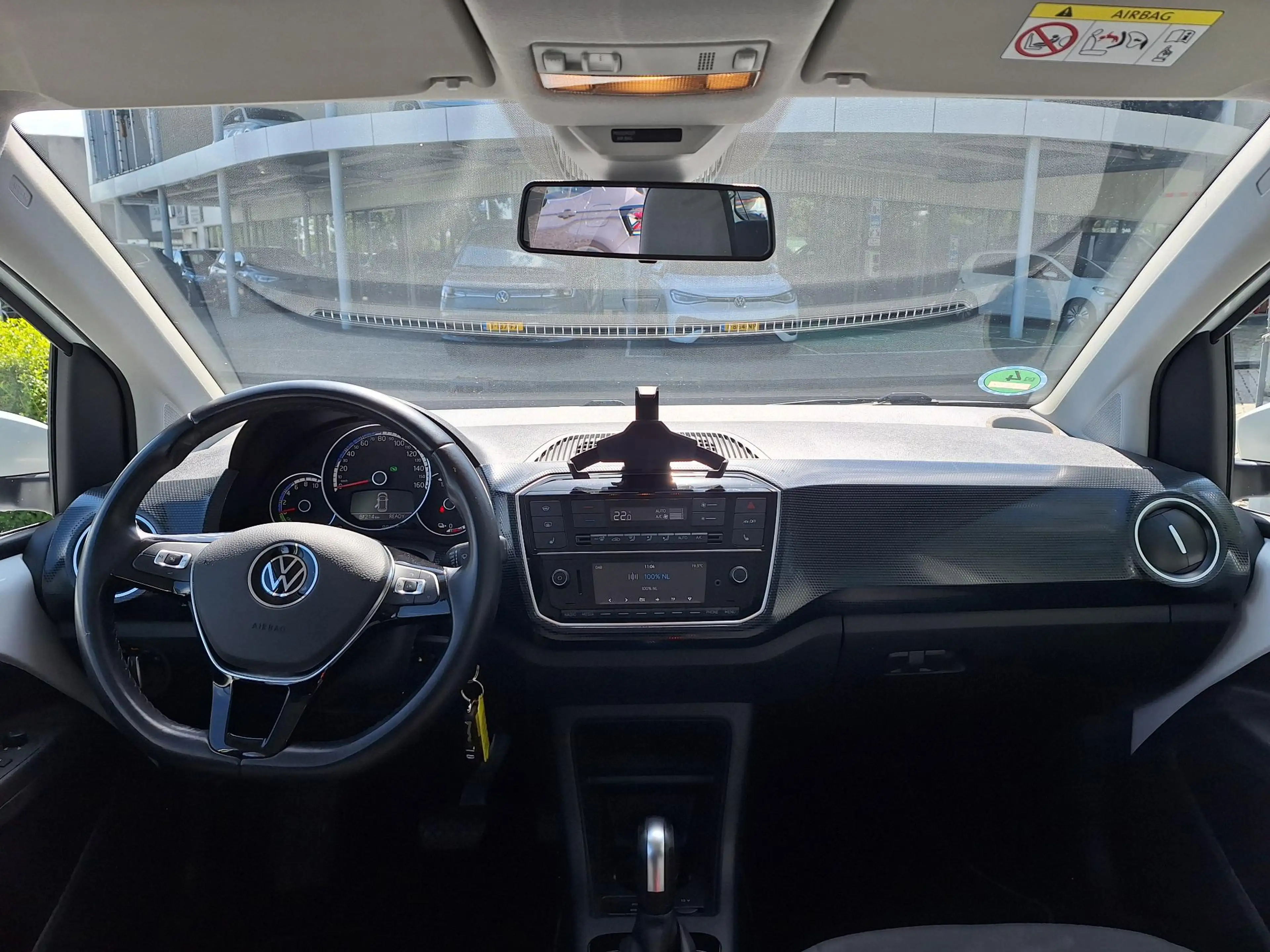 Volkswagen e-up! e-up! United (LM,Camera,Clima,Cruise) — photo 11