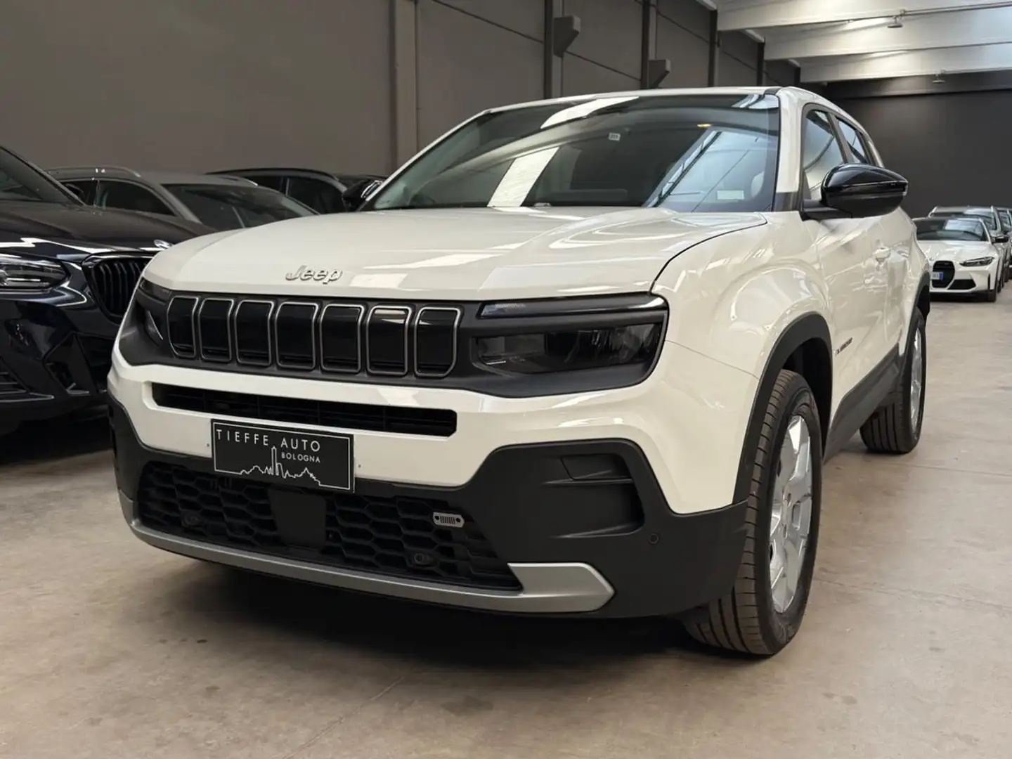 Jeep Avenger 1.2 Turbo 100 CV Altitude Bianco - 1