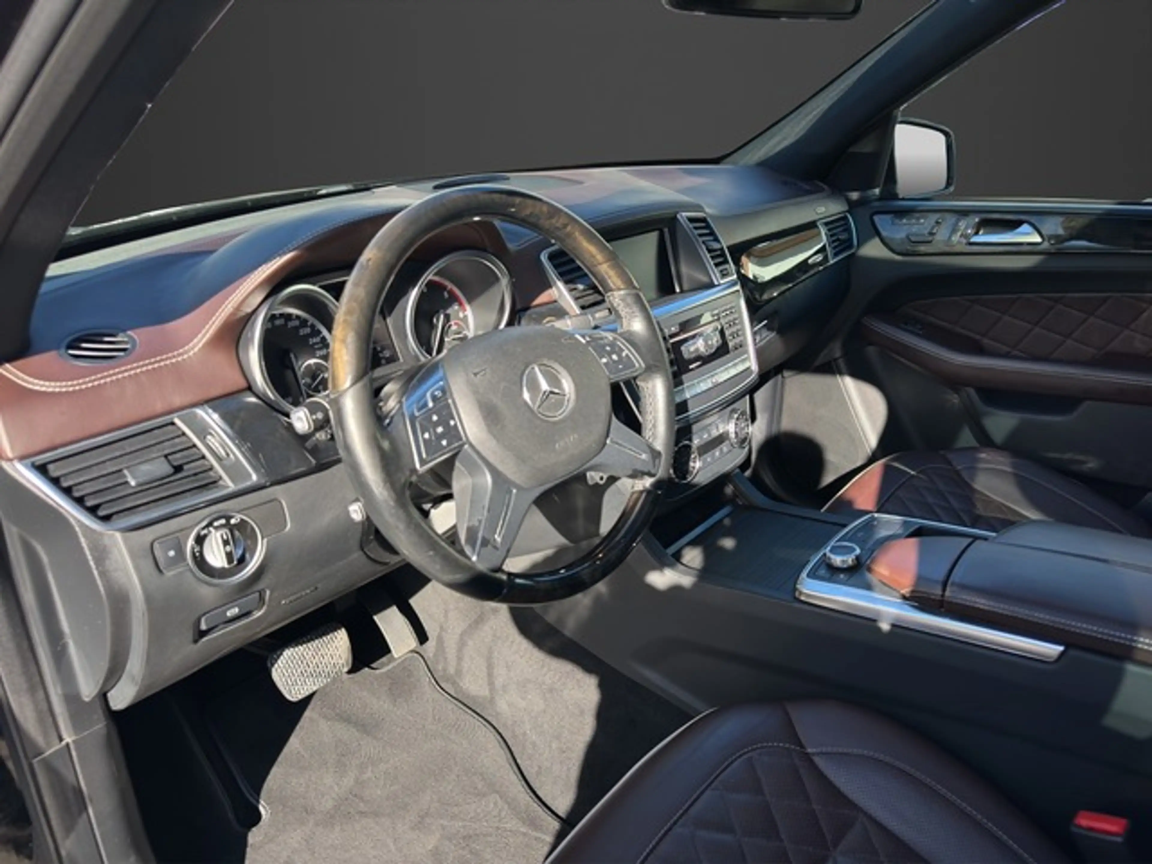 Mercedes-Benz ML 350 CDI AMG-LINE / EDITION1 / DESIGNO / H&K — photo 12