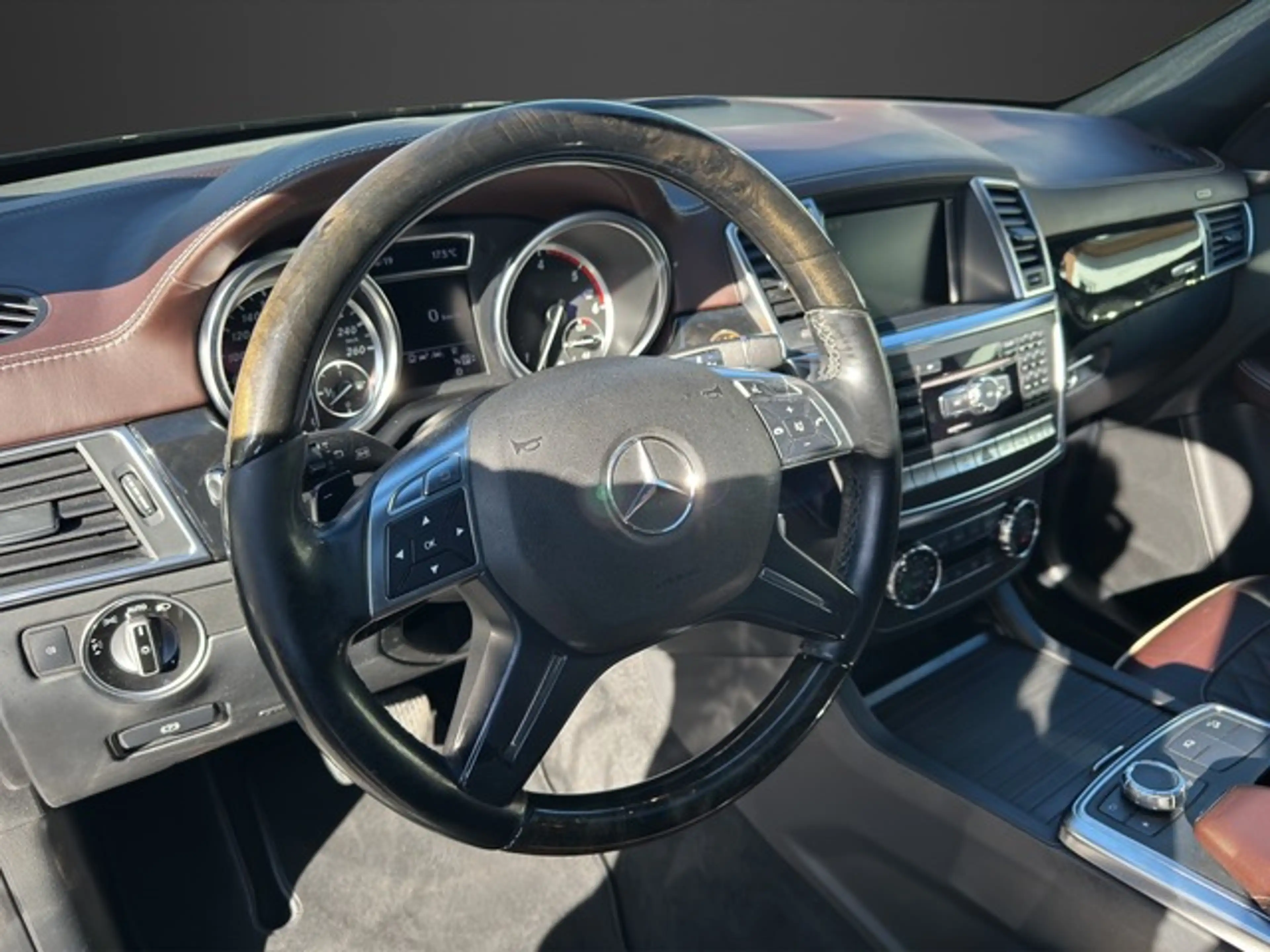 Mercedes-Benz ML 350 CDI AMG-LINE / EDITION1 / DESIGNO / H&K — photo 13