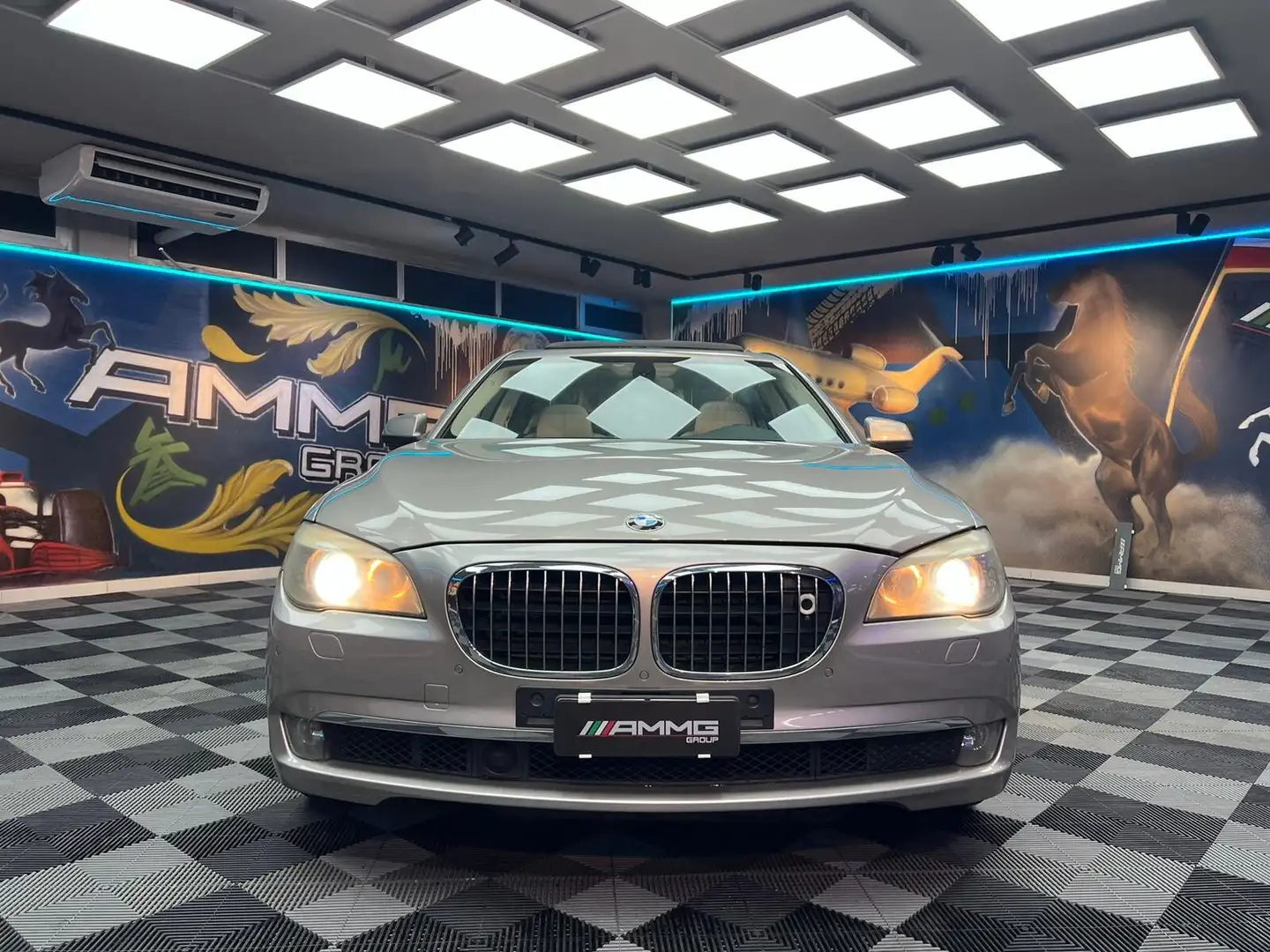 BMW 750 750i Eccelsa auto (784) Argento - 2