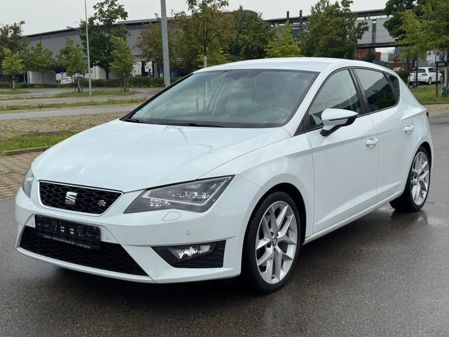 SEAT Leon FR *PDC*SEAT SOUND*SHZ*AHK* Blanc - 1