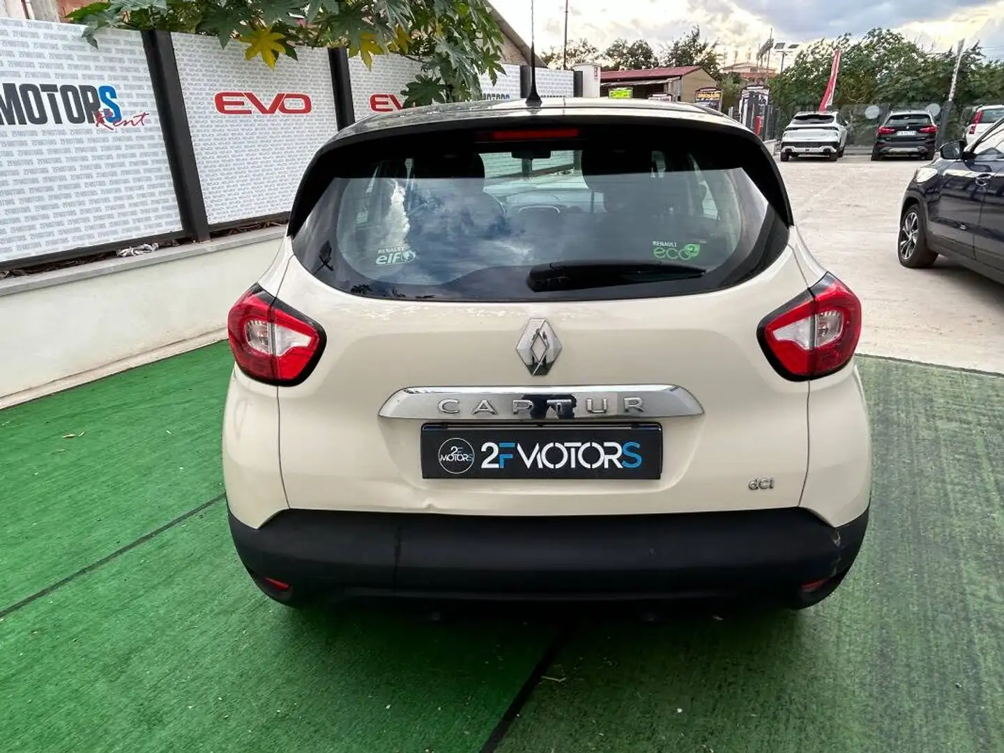 Renault Captur 1.5 dci energy R-Link 90cv edc Beige - 2