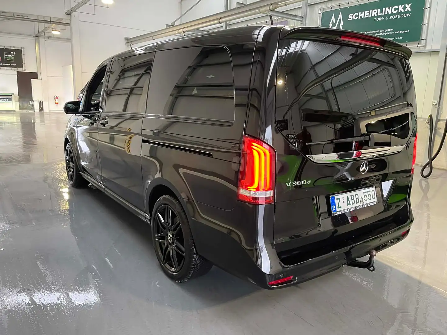 Mercedes-Benz V 300 V 300 d lang AMG NIGHT PANO Avantgarde Edition LV Zwart - 2