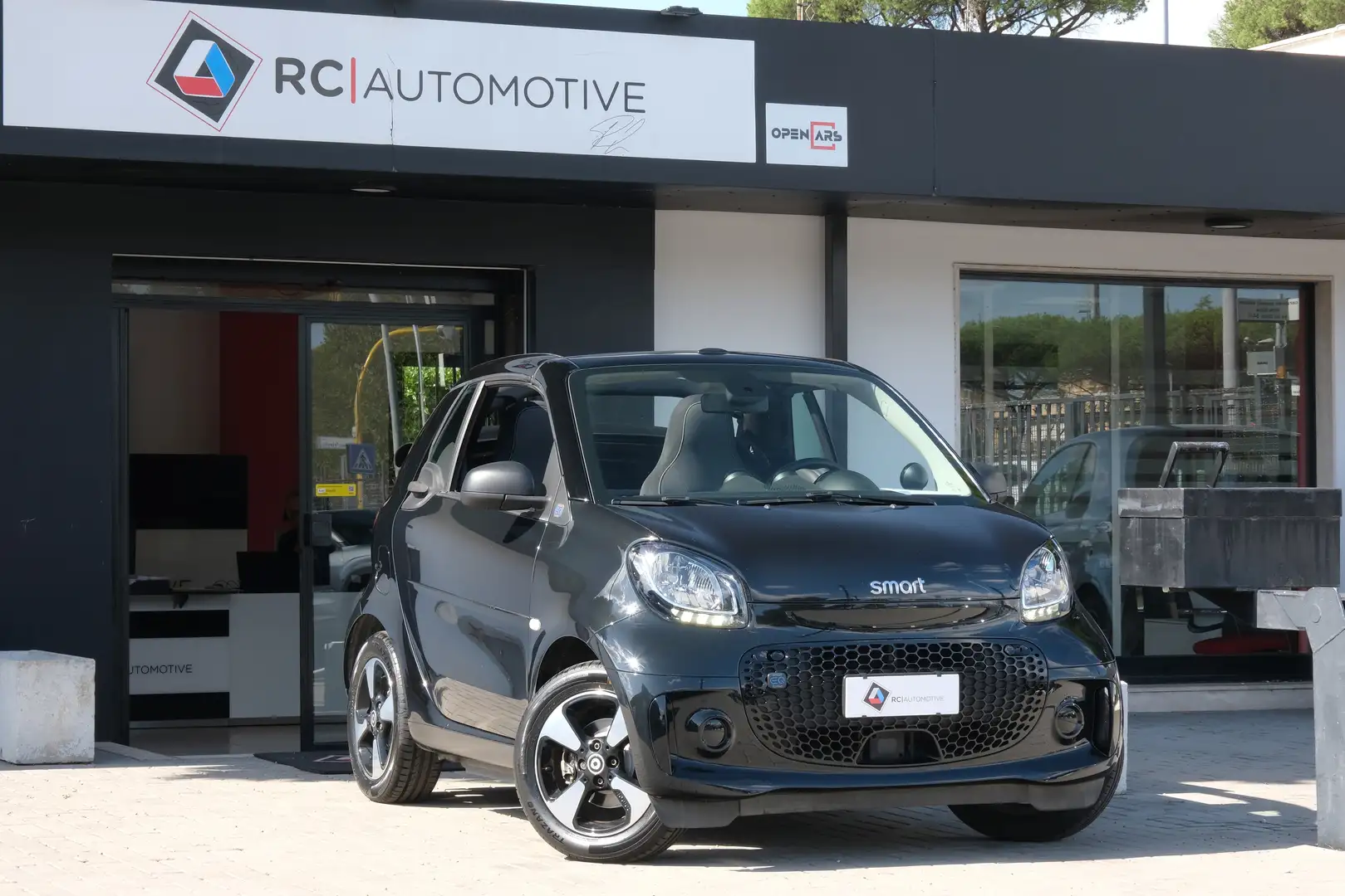 smart forTwo Cabrio EQ Passion 22kW Noir - 1
