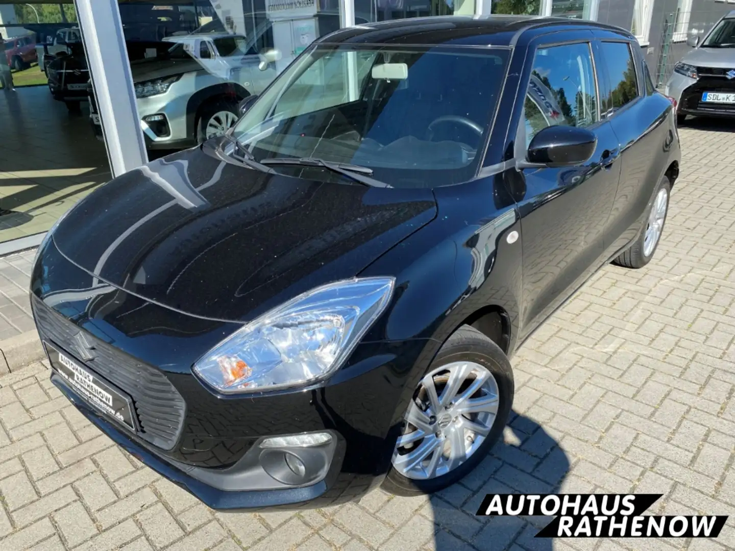 Suzuki Swift Comfort 4x4 1.2 Dualjet DAB SHZ Navigation Klima F Noir - 2