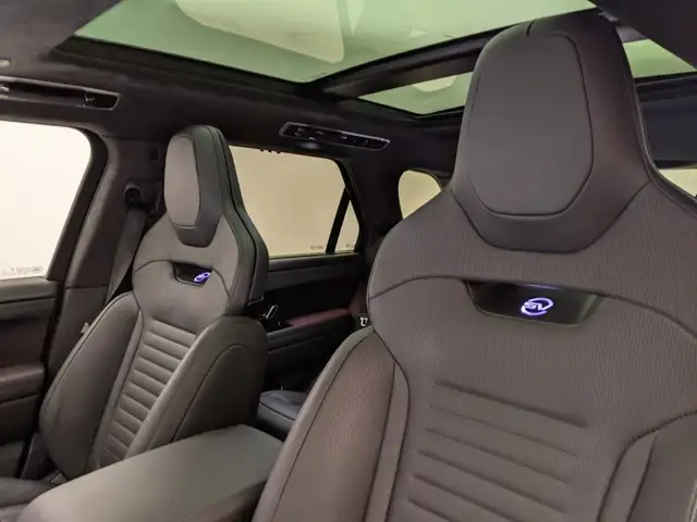 Land Rover Range Rover Sport view 13
