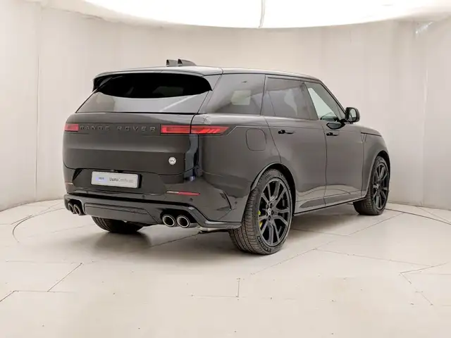 Land Rover Range Rover Sport view 4