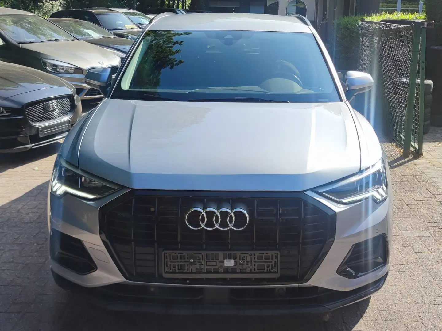 Audi Q3 35 TFSI Business Edition Attraction Str. Silber - 2