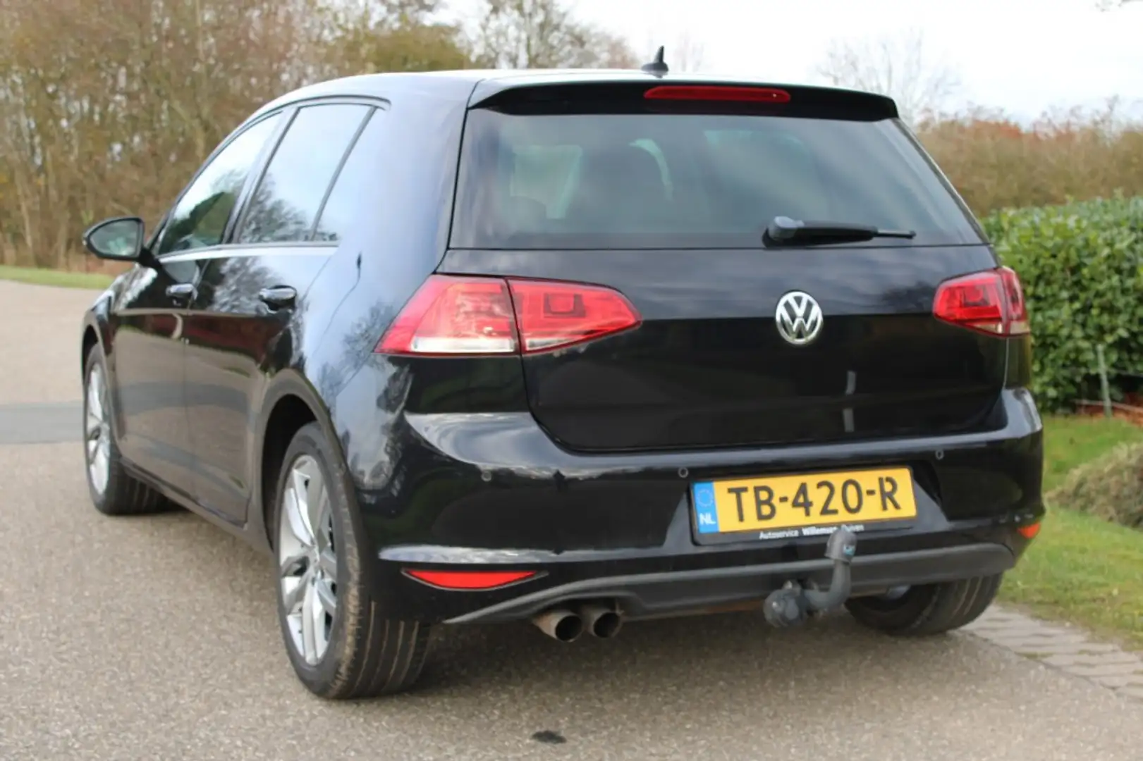 Volkswagen Golf 1.4 TSI 140pk ACT Highline automaat ECC/cruise/nav Schwarz - 2