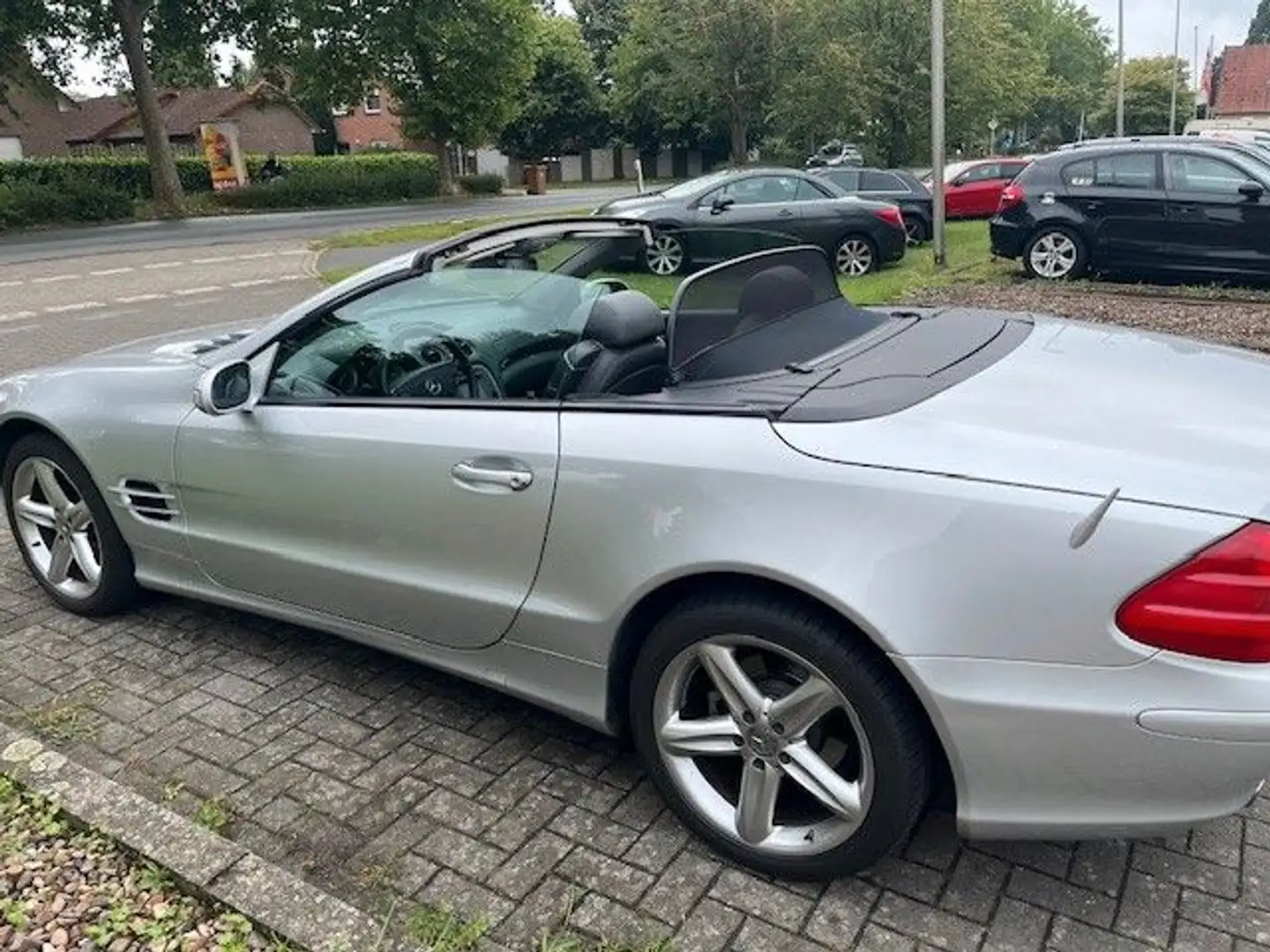 Mercedes-Benz SL 350 Stříbrná - 1