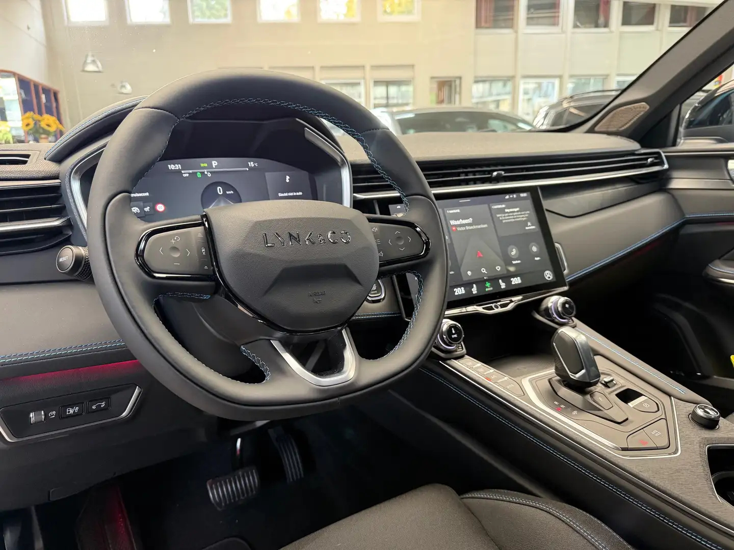 Lynk & Co 01 1.5 TURBO PHEV 6.6kw + TREKHAAK/OPEN DAK Bleu - 2