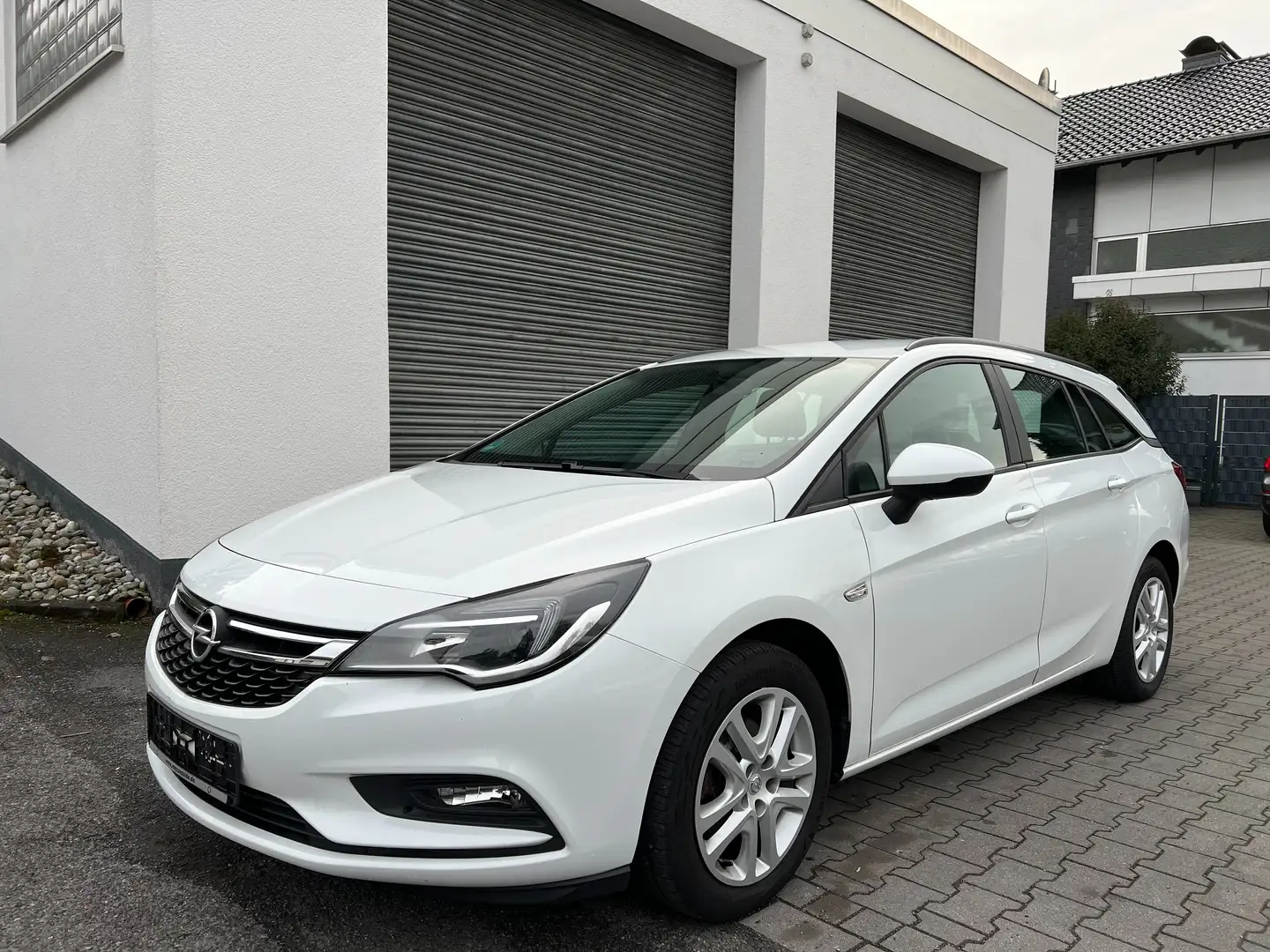 Opel Astra 1.6 Sports Tourer inklusive 19% MWST Netto 9412€ Wit - 2