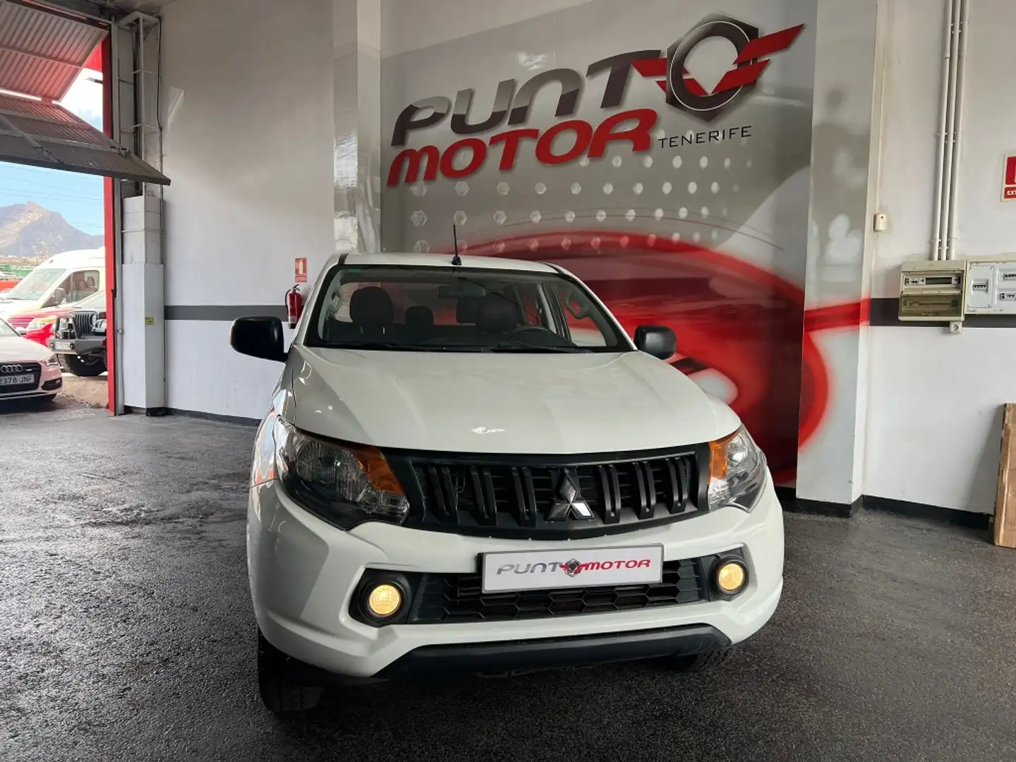 Mitsubishi L200 2.5DI-D Double Cab M-PRO Wit - 1