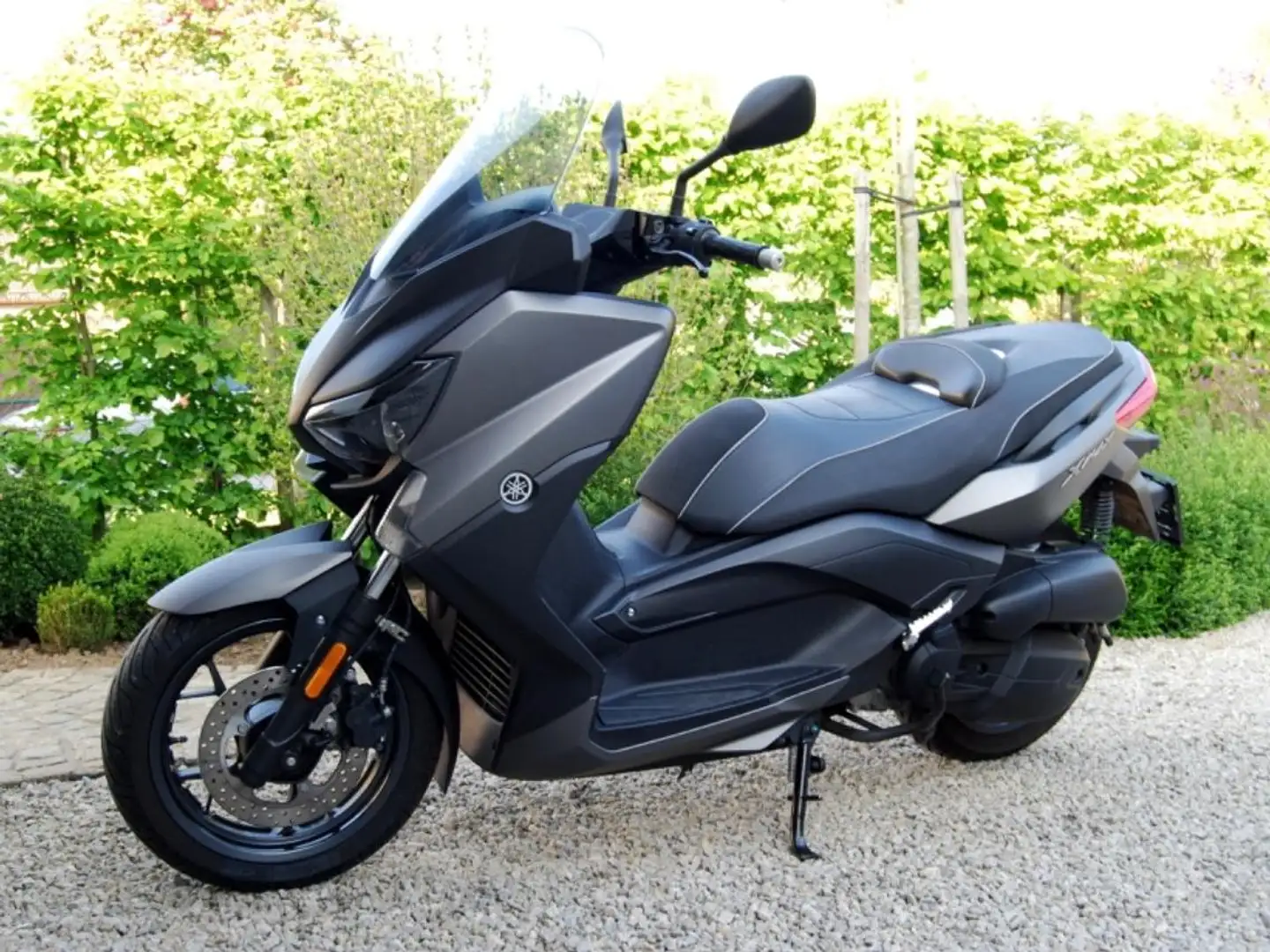 Yamaha X-Max 125 Grijs - 1