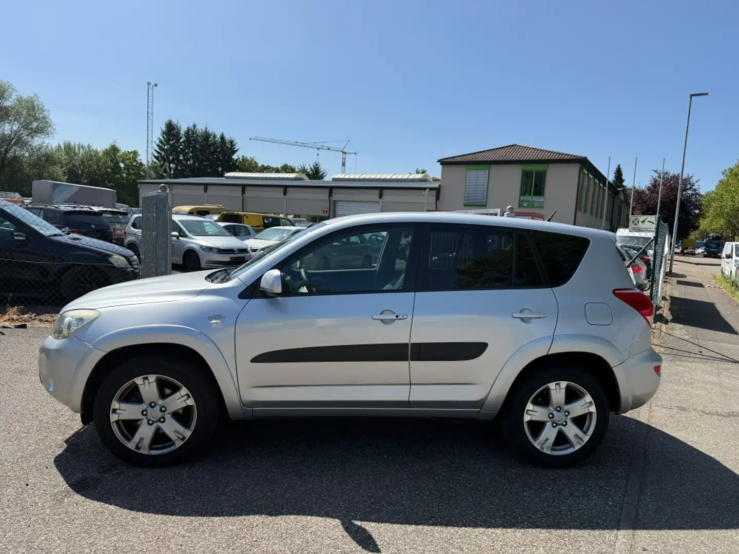 Toyota RAV4 2.2D-4D Executive Cross Sport Gris - 1