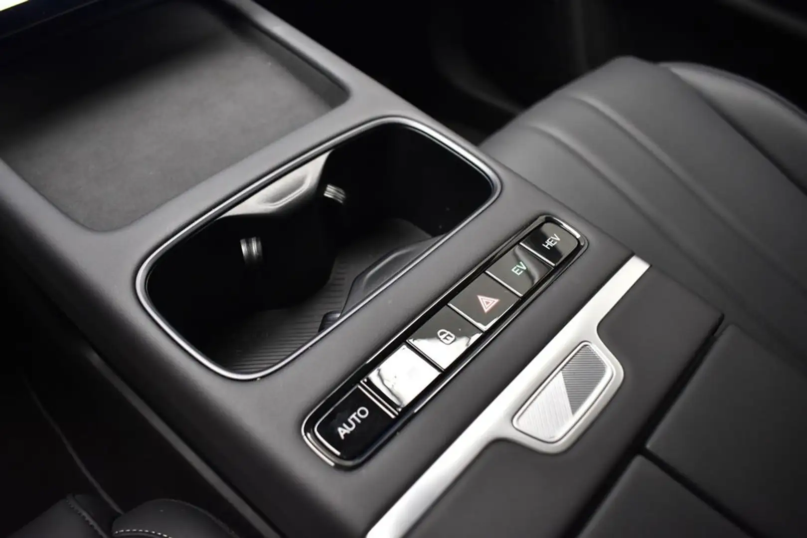 Jaecoo J7 SELECT 1.5 TGDI PHEV 34CV 5P Grigio - 2