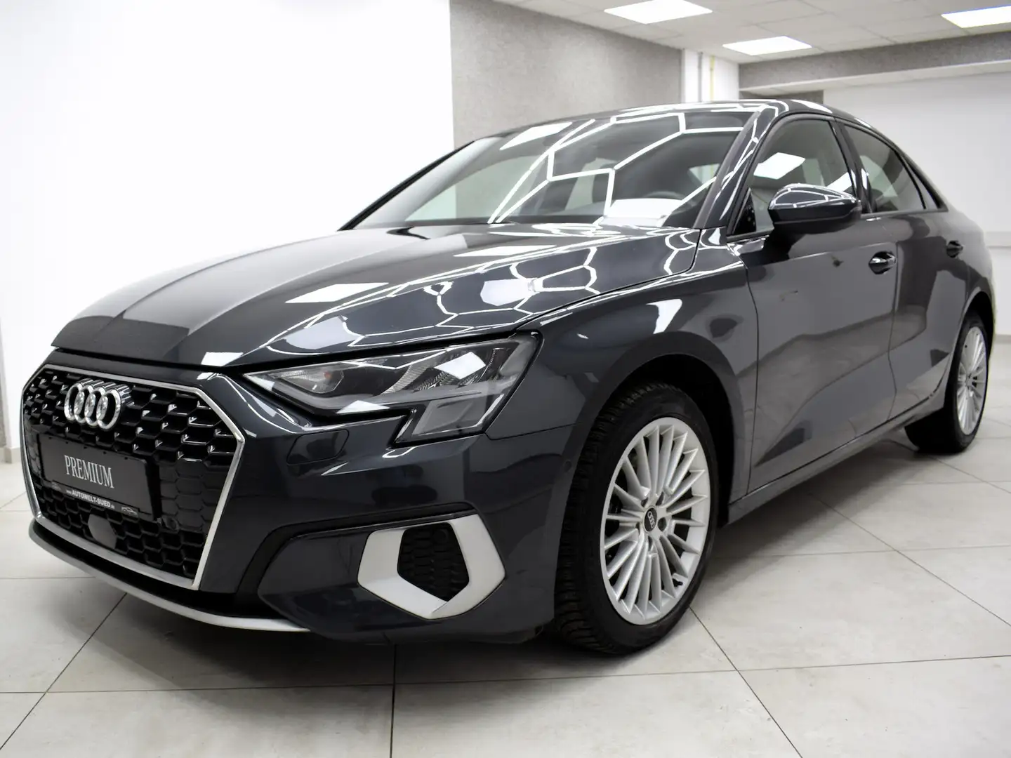 Audi A3 Limousine 30 eTFSI Edition One VCockpit Navi Apple Gris - 2
