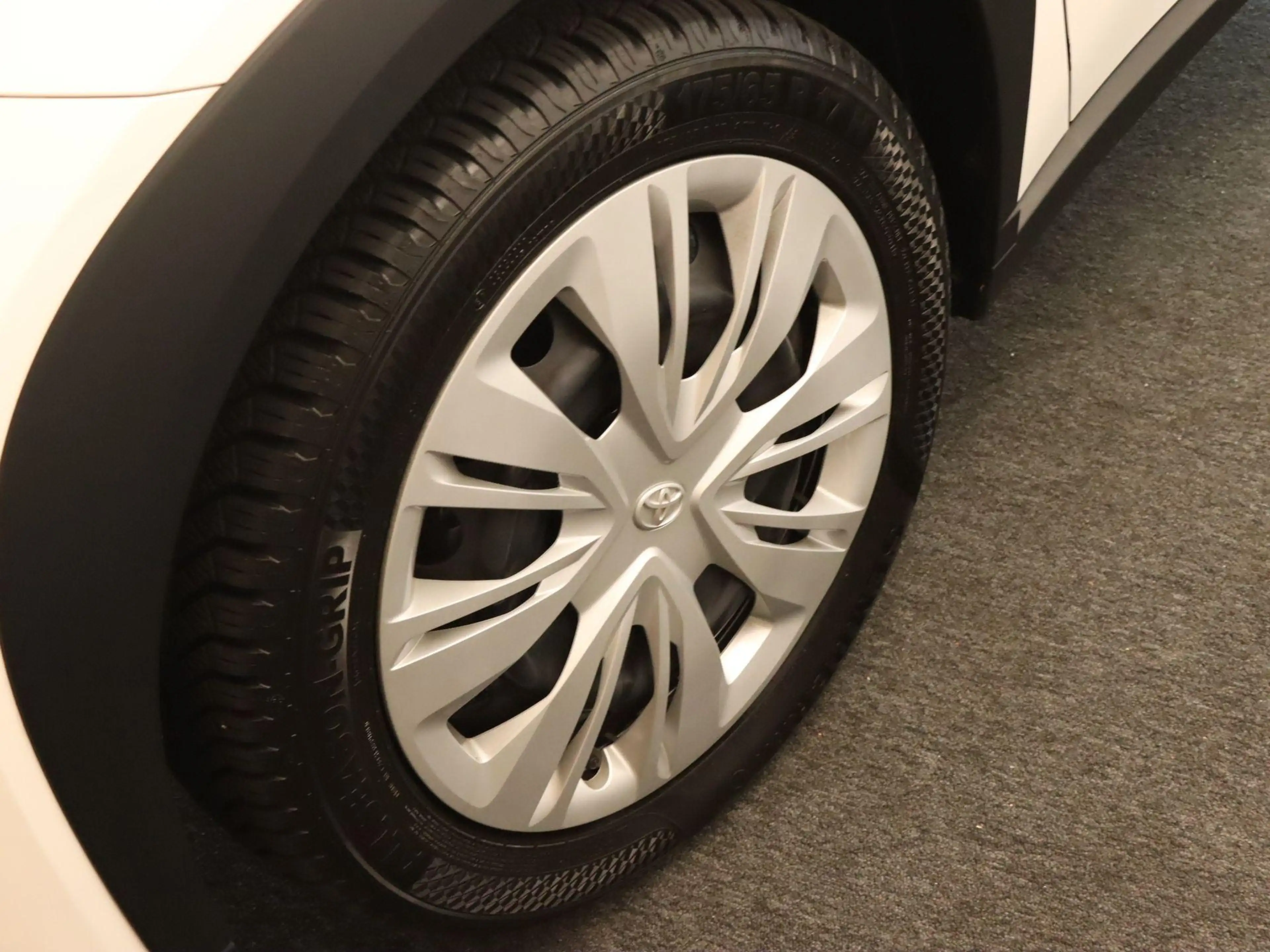 Toyota Aygo X 1.0 VVT-i MT Play - ORIGINEEL NEDERLANDSE AUTO -AC — photo 3