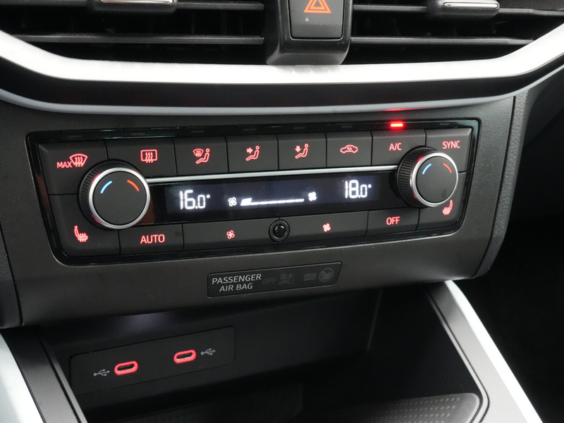 SEAT Arona Style NAVI VIRT ACC KAM SHZ CARPLAY LED — photo 10