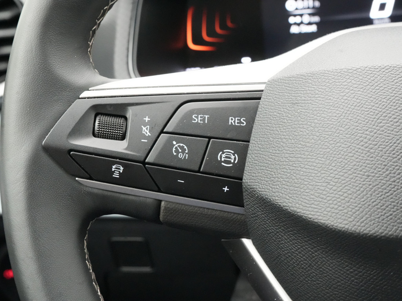 SEAT Arona Style NAVI VIRT ACC KAM SHZ CARPLAY LED — photo 7