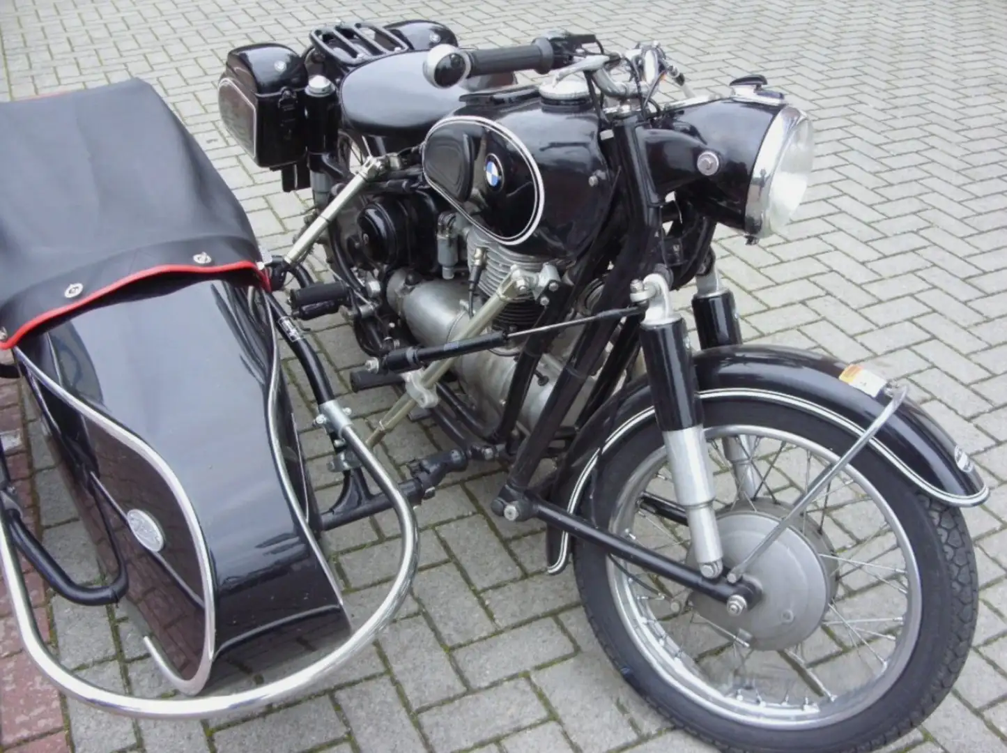 BMW R 27 Negro - 1