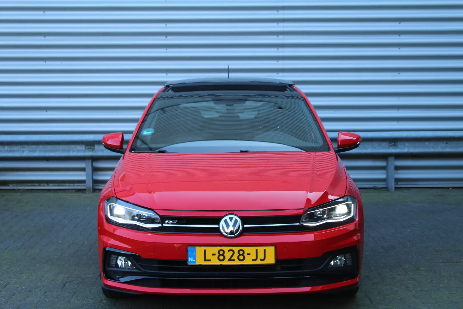 Volkswagen Polo 1.0 TSI 96pk R-Line NL-Auto NAP Panoramadak Clima Rood - 2