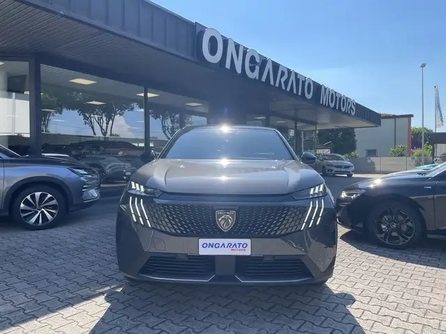 Peugeot 3008 view 2