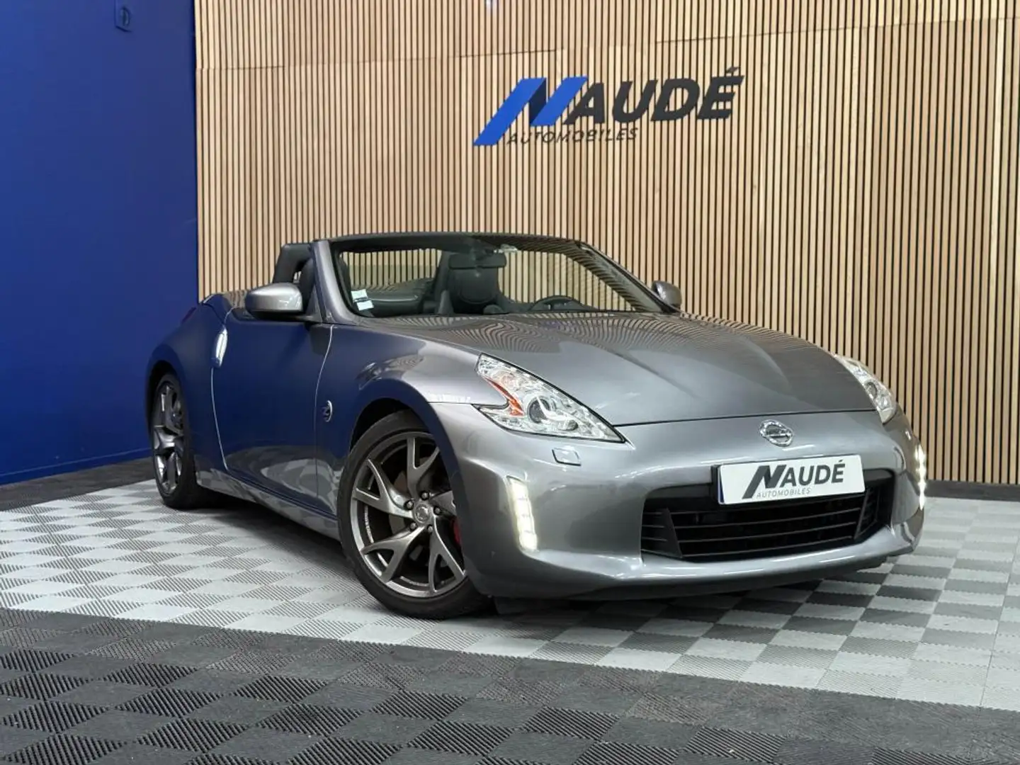 Nissan 370Z Roadster 3.7 V6 328 CH BVA7 PACK Gris - 1