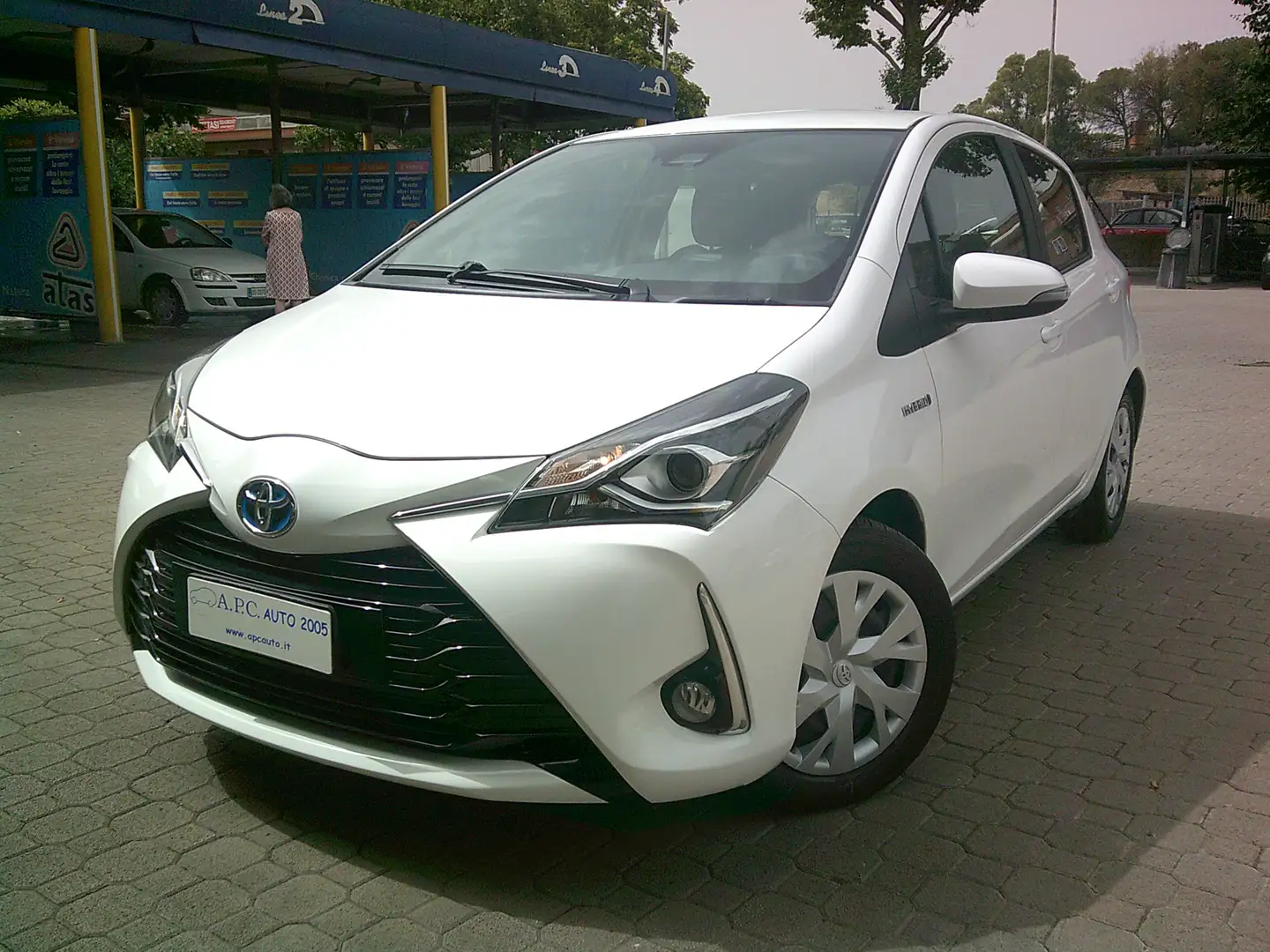 Toyota Yaris Yaris 5p 1.5h Business Blanco - 1
