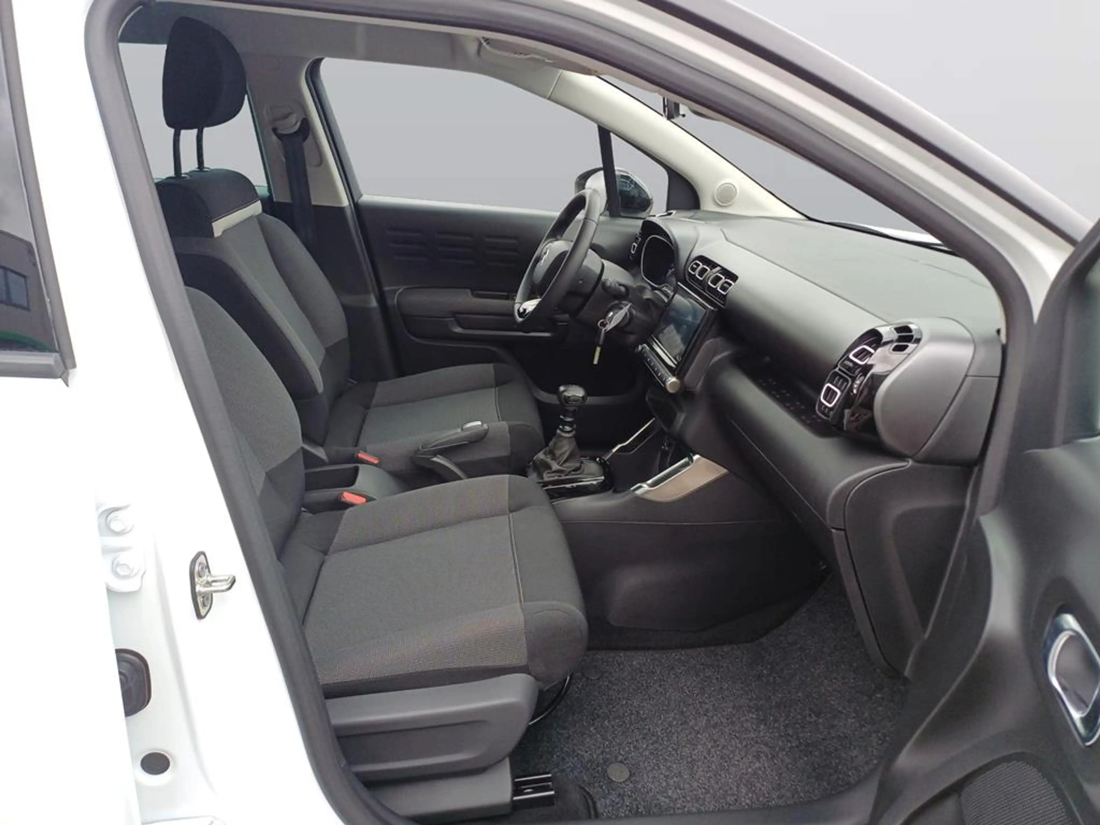 Citroen C3 Aircross PureTech 110 S&S Shine — photo 10