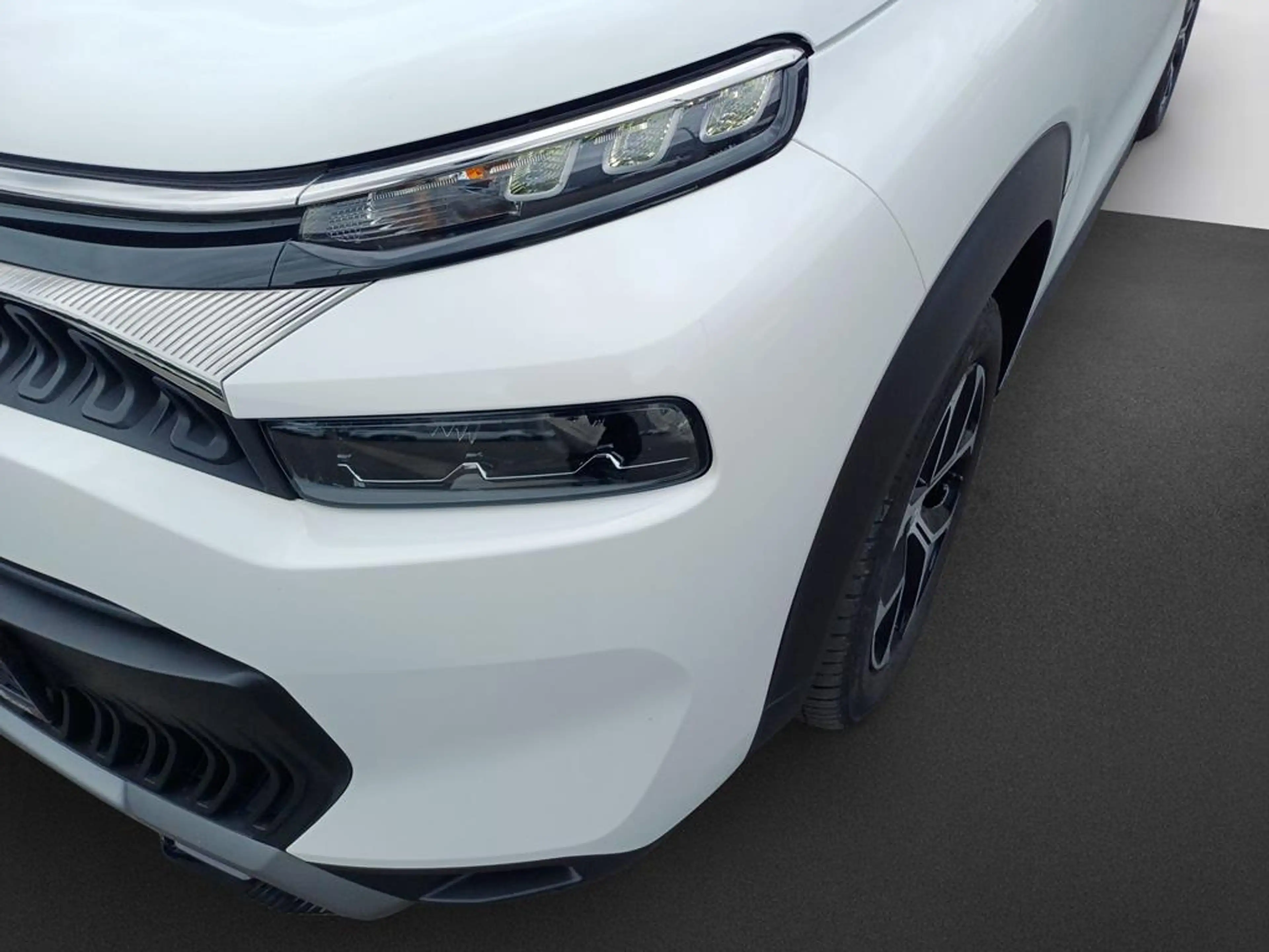 Citroen C3 Aircross PureTech 110 S&S Shine — photo 8