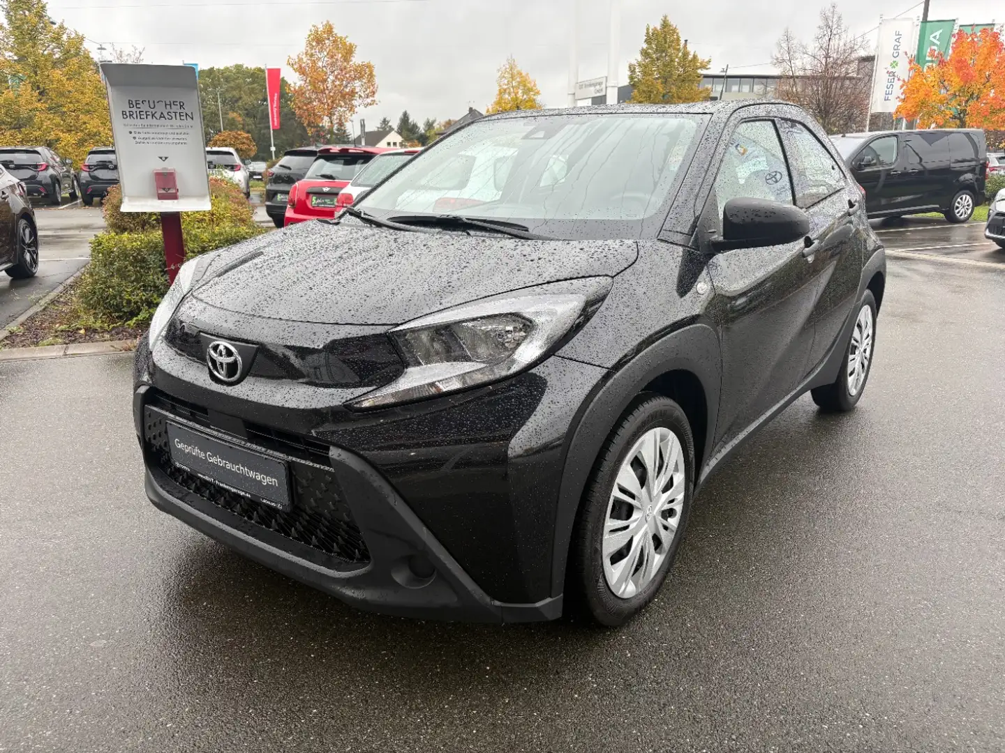 Toyota Aygo X 1.0 VVT-i AppleCarPlay, DAB, Klima, BT Negro - 2