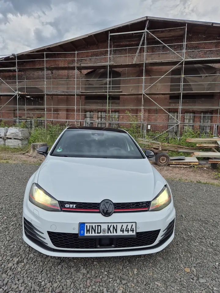 Volkswagen Golf GTI
