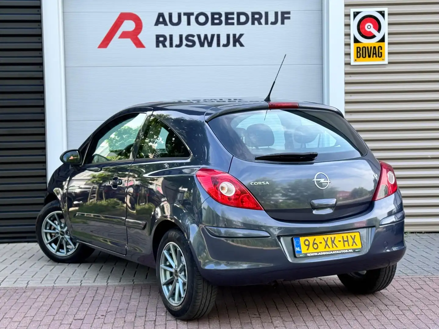 Opel Corsa 1.2-16V Enjoy Gris - 2