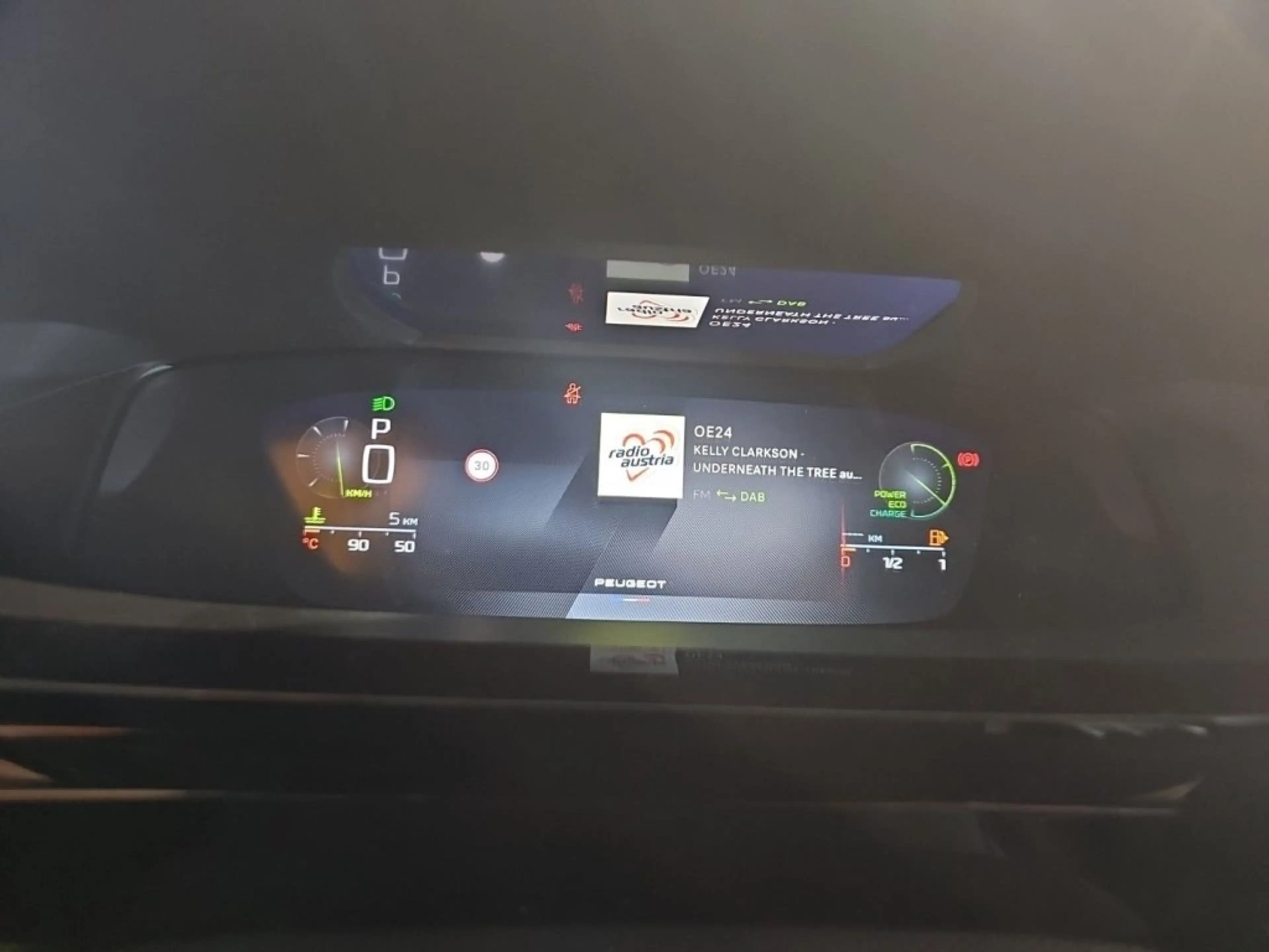 Peugeot 408 Hybrid 145 e-DCS6 GT — photo 10